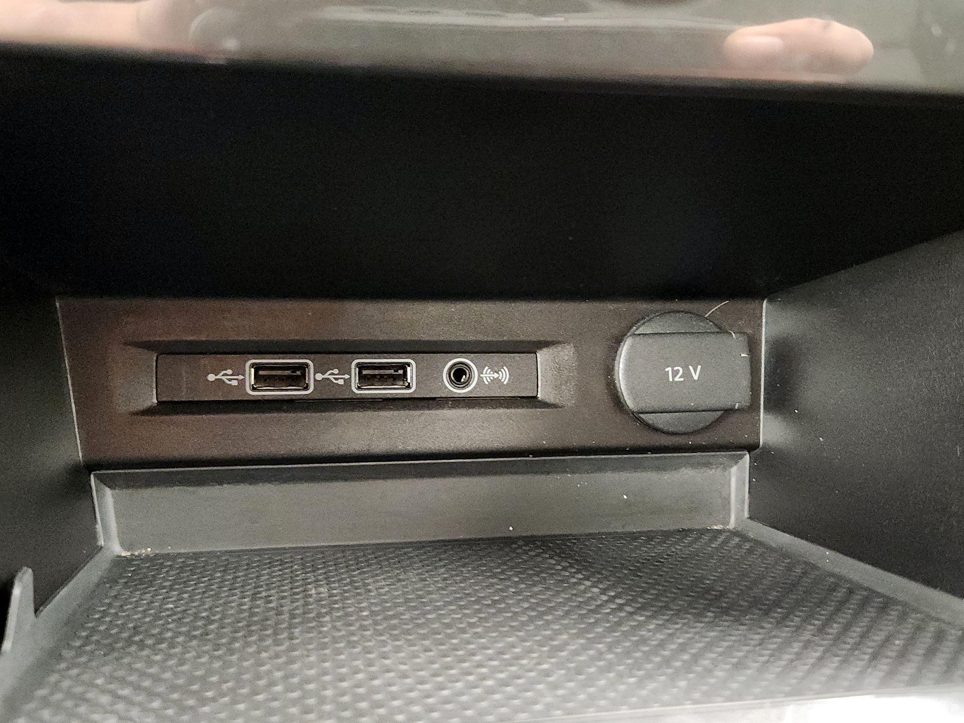 Thumbnail: 2018 Volkswagen Tiguan - 18