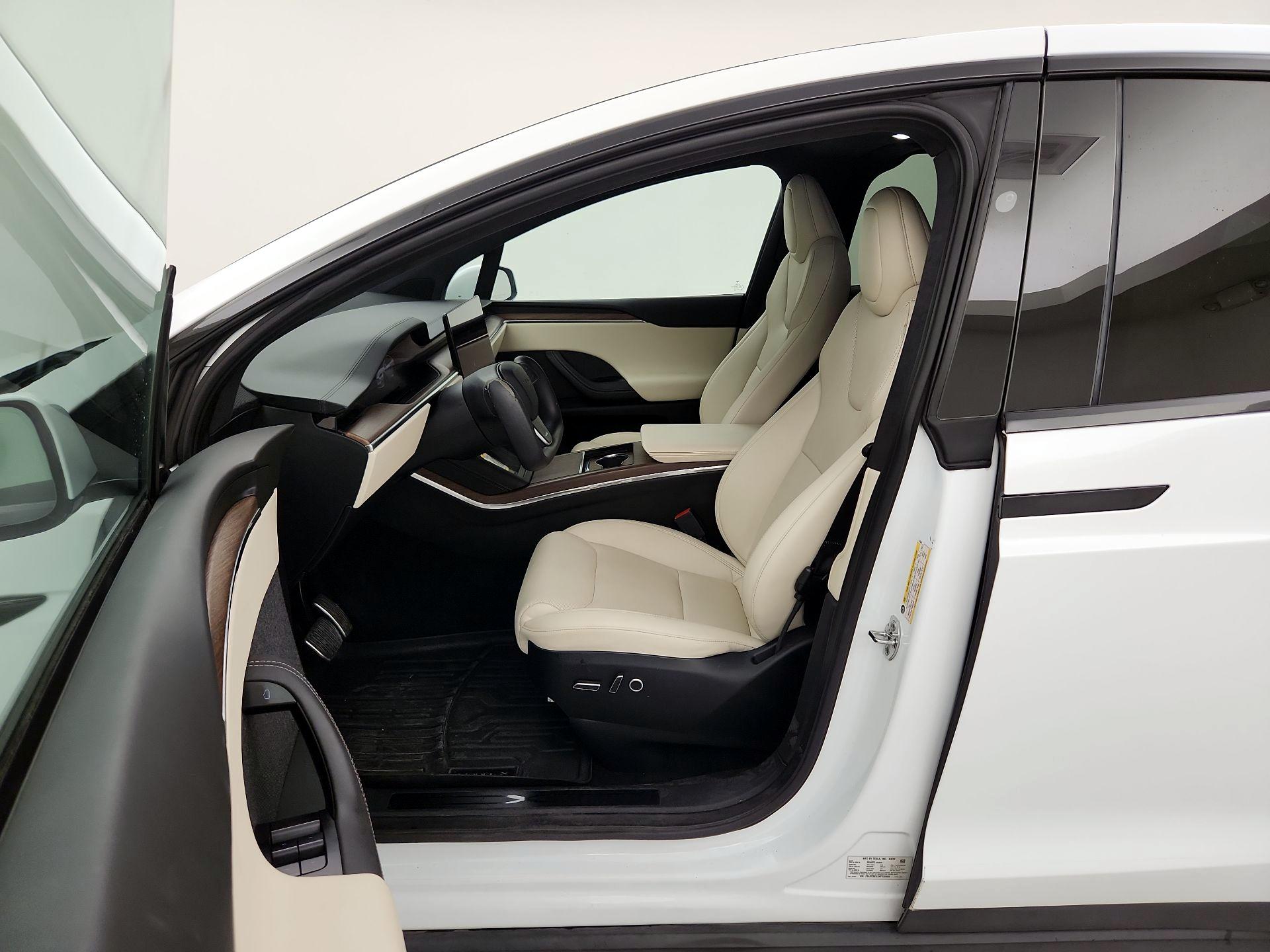 Thumbnail: 2022 Tesla Model X - 11