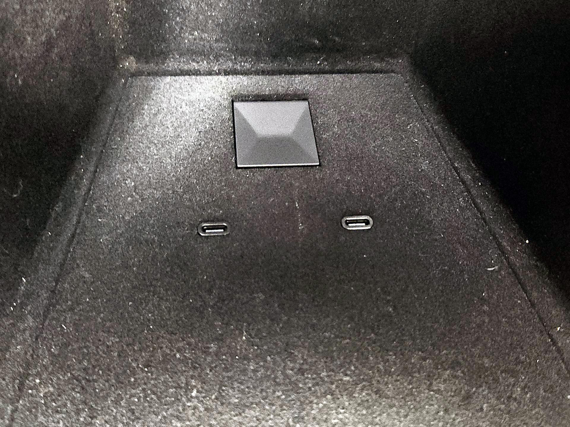 Thumbnail: 2022 Tesla Model X - 18