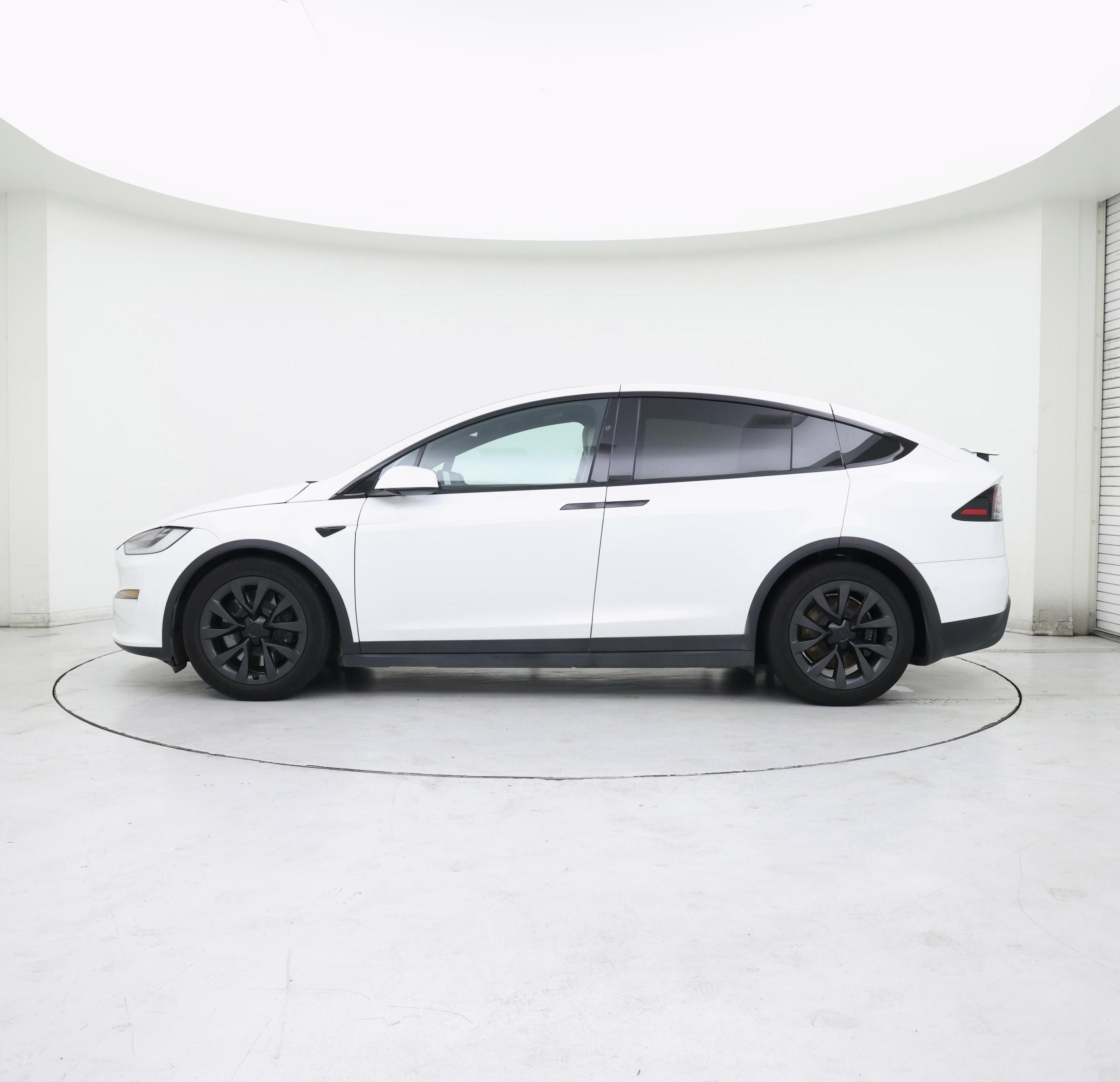 Thumbnail: 2022 Tesla Model X - 3