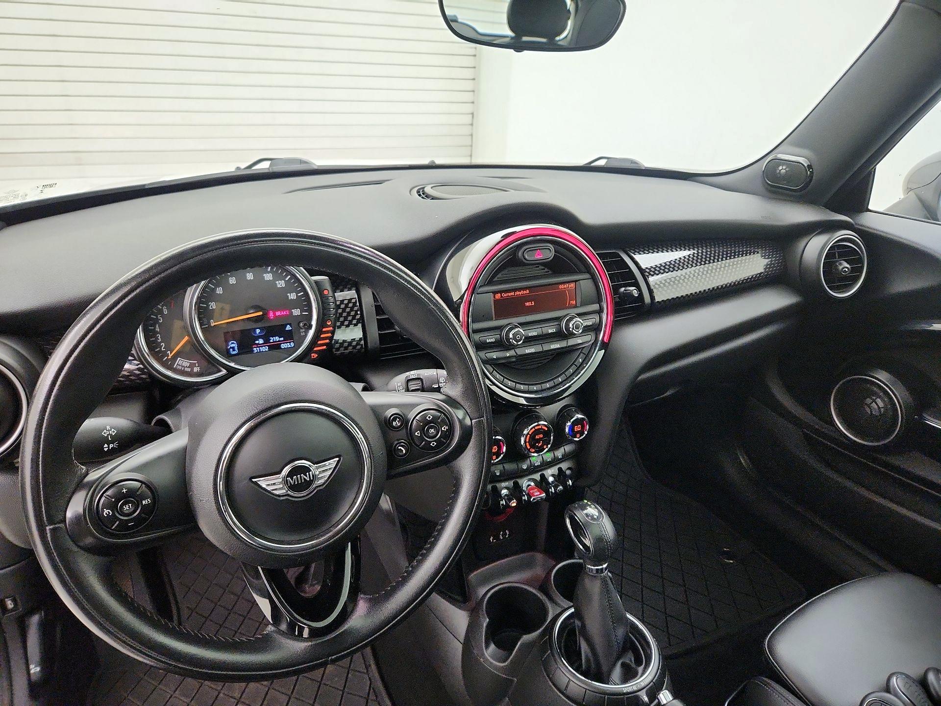 Thumbnail: 2015 MINI Cooper Hardtop - 9