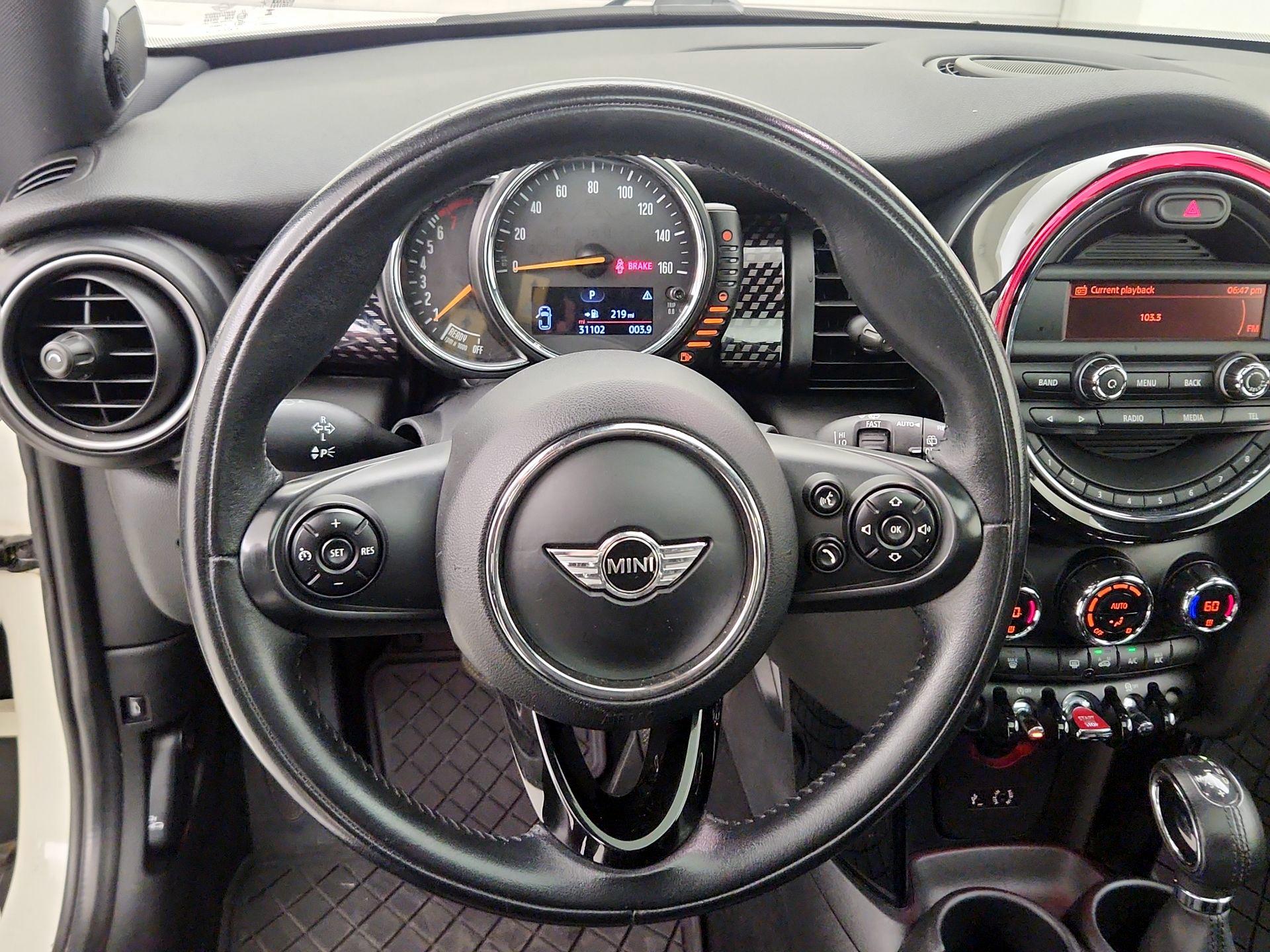 Thumbnail: 2015 MINI Cooper Hardtop - 10