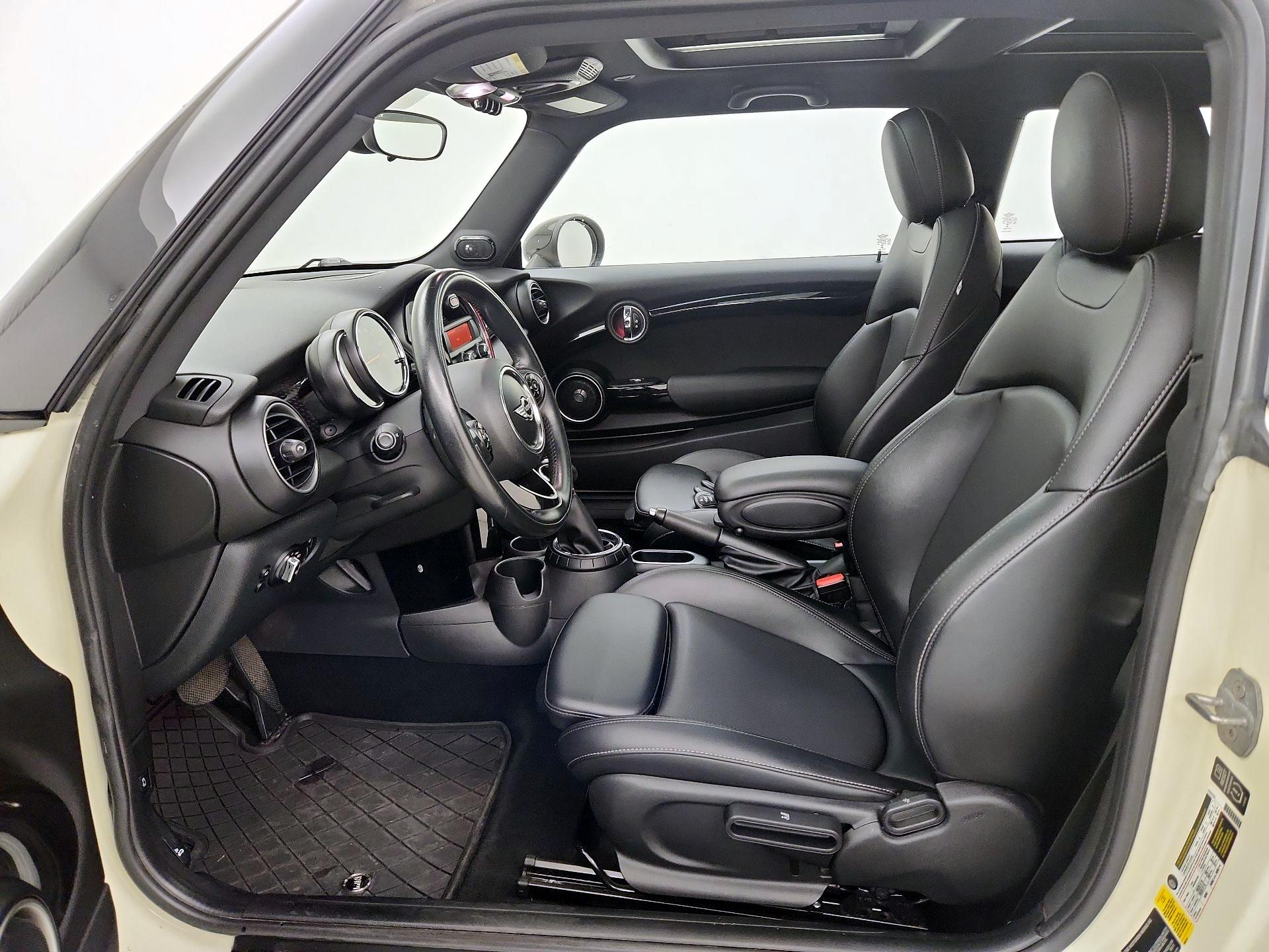 Thumbnail: 2015 MINI Cooper Hardtop - 11