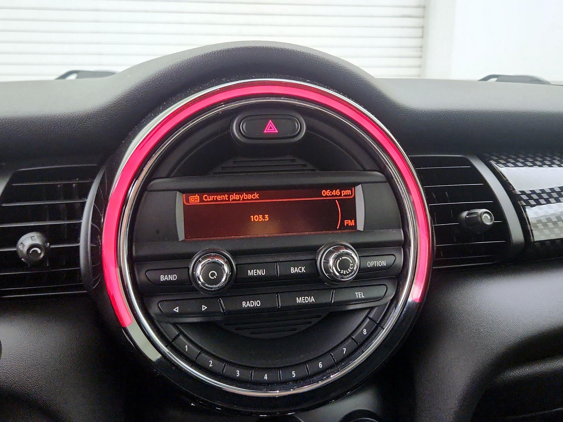 Thumbnail: 2015 MINI Cooper Hardtop - 14