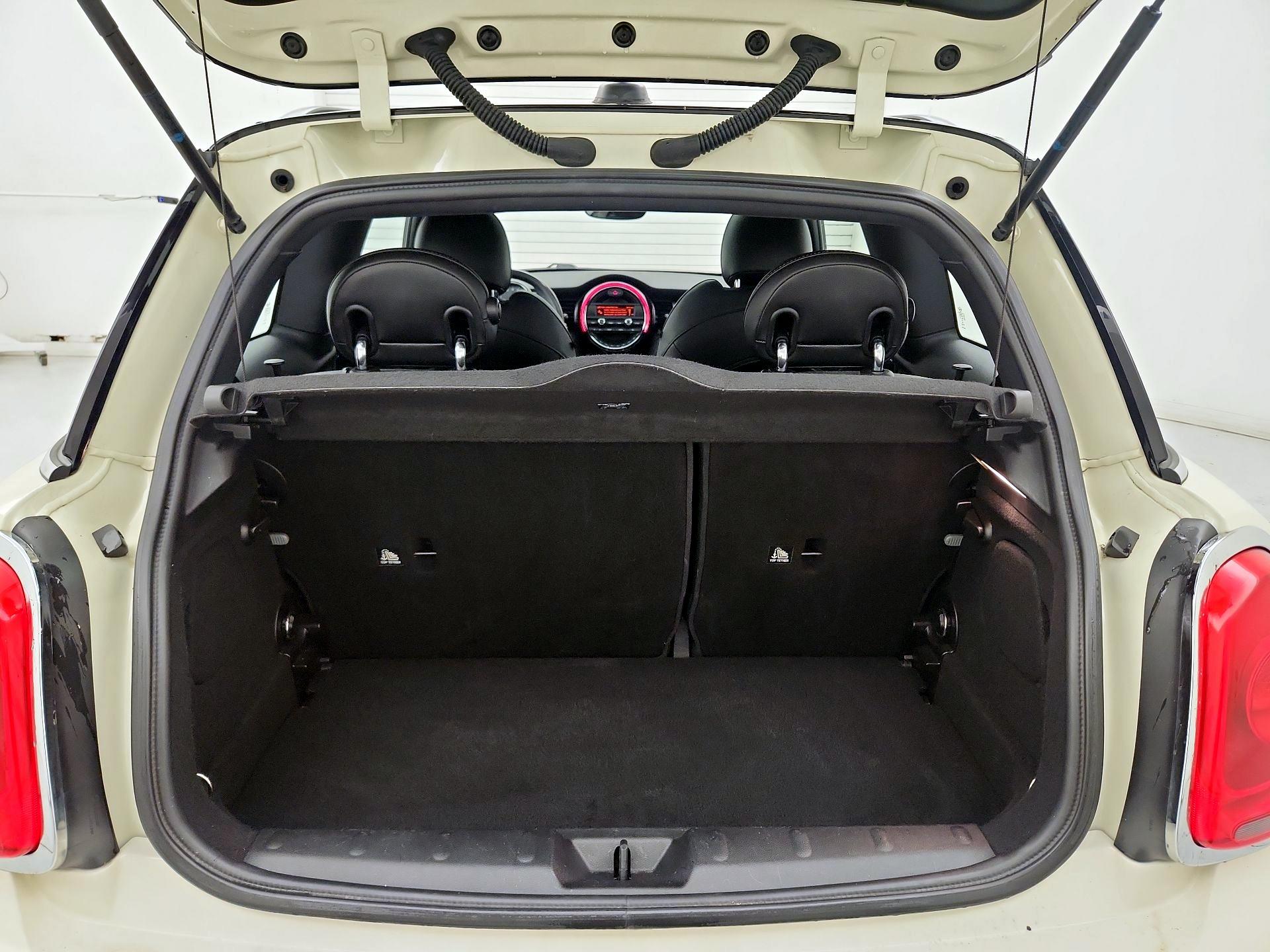 Thumbnail: 2015 MINI Cooper Hardtop - 19