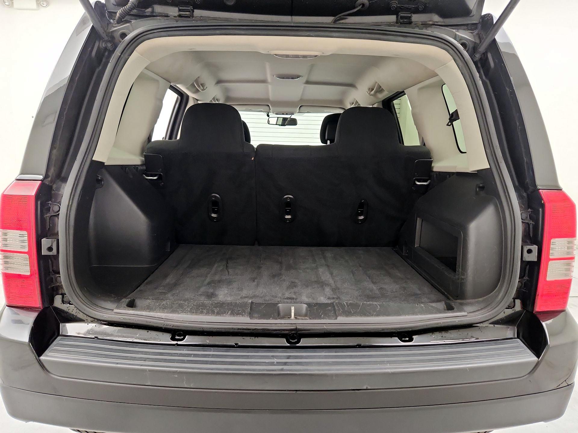 Thumbnail: 2017 Jeep Patriot - 18