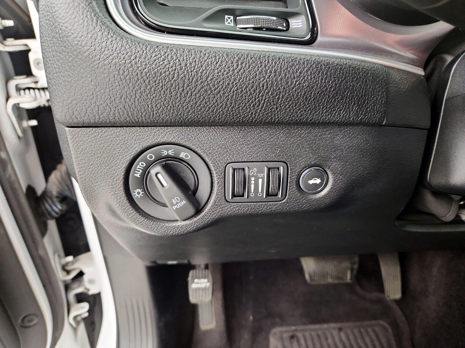 Thumbnail: 2019 Dodge Challenger - 13