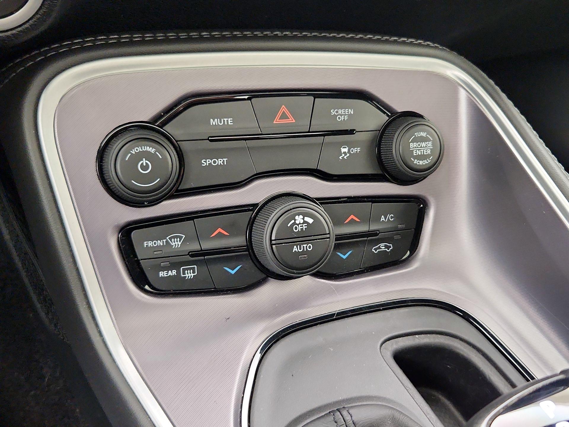 Thumbnail: 2019 Dodge Challenger - 17