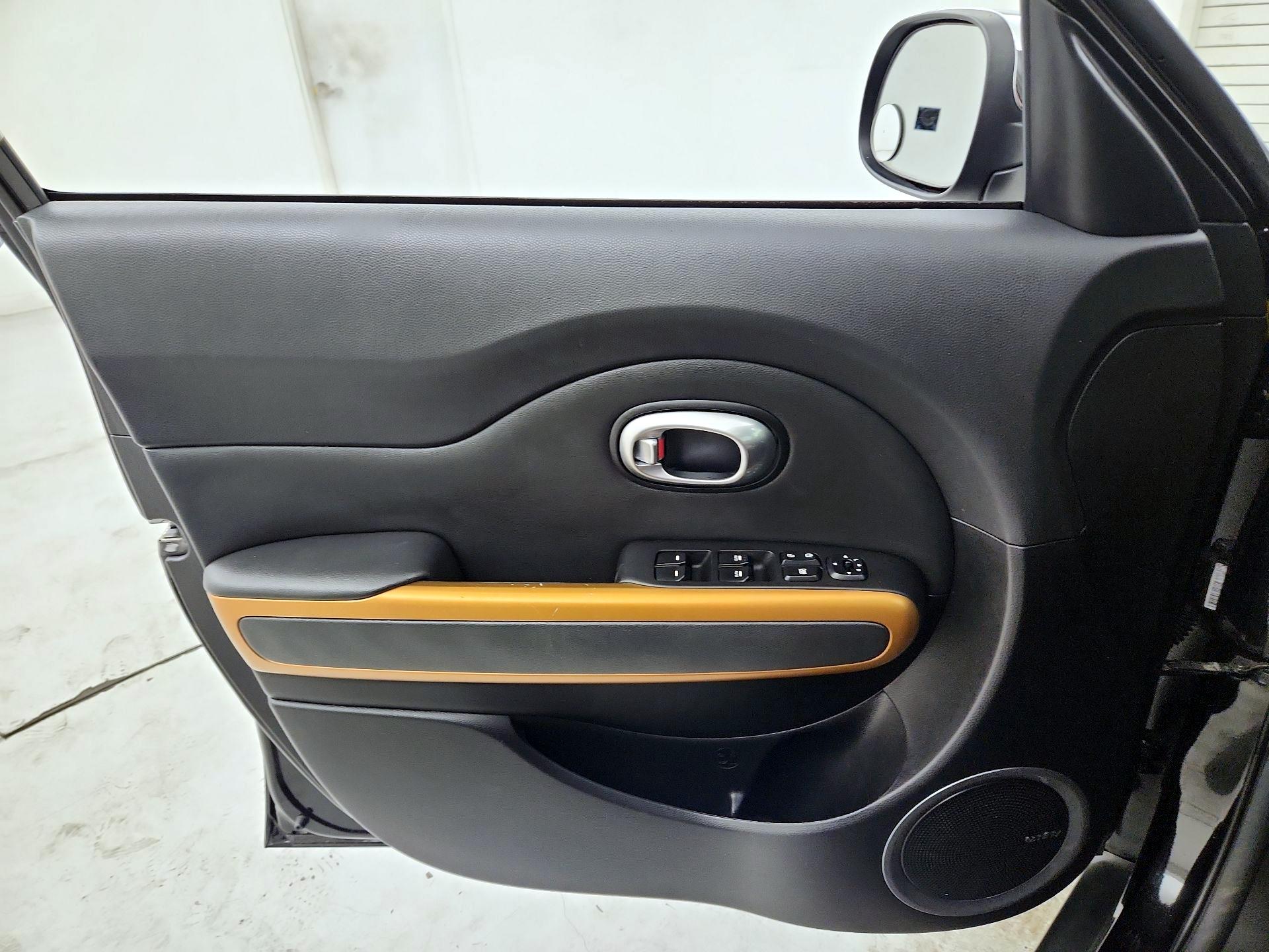 Thumbnail: 2016 Kia Soul - 12