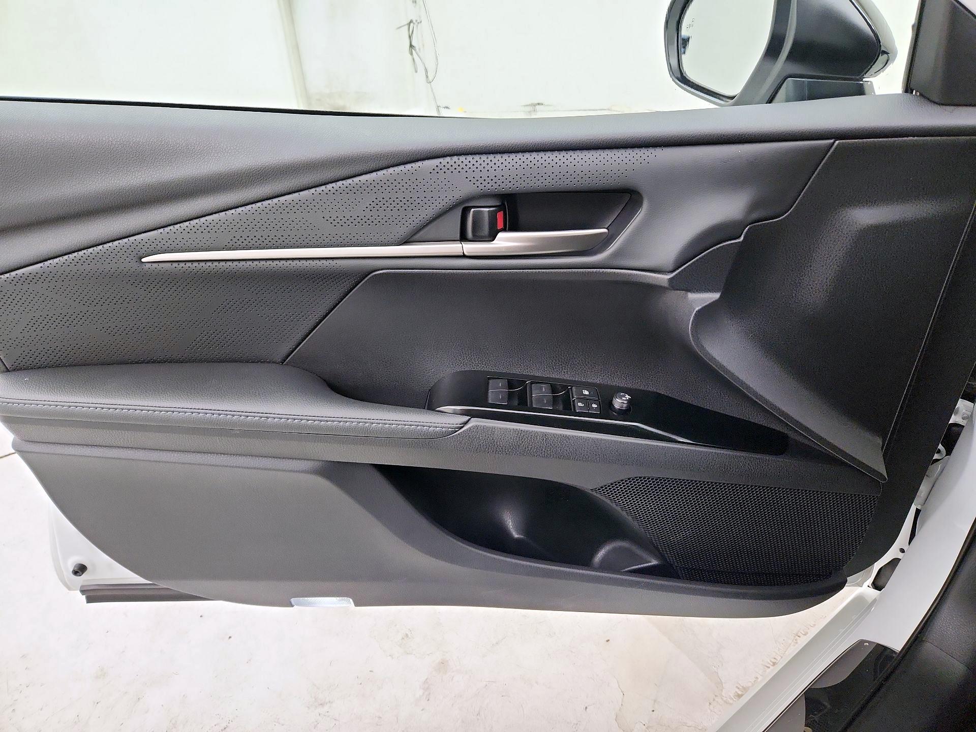 Thumbnail: 2025 Toyota Camry - 12