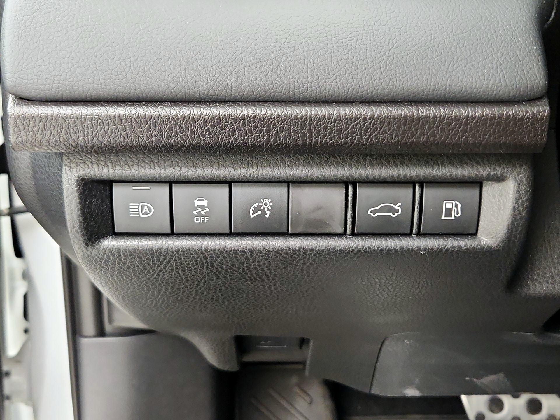 Thumbnail: 2025 Toyota Camry - 13