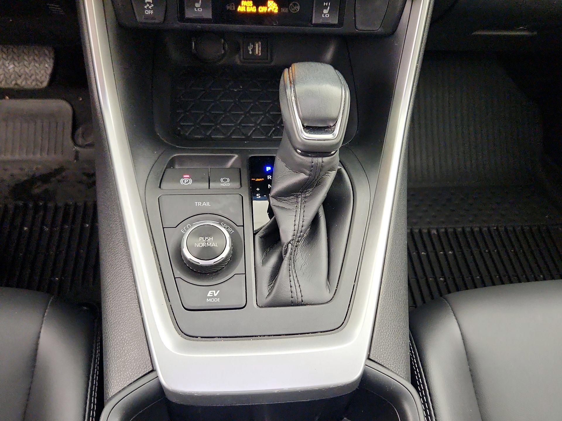 Thumbnail: 2024 Toyota RAV4 - 17