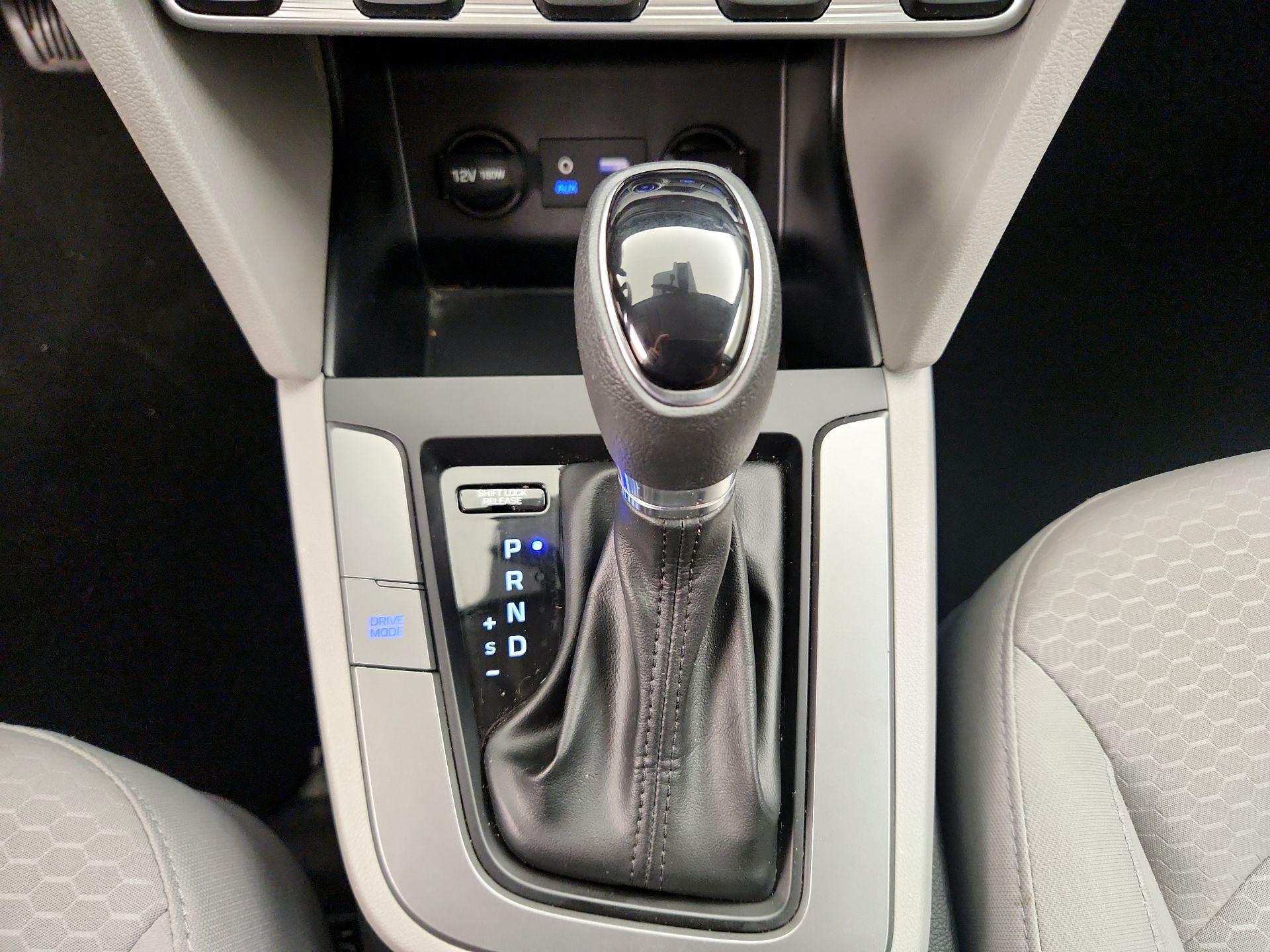 Thumbnail: 2020 Hyundai Elantra - 17