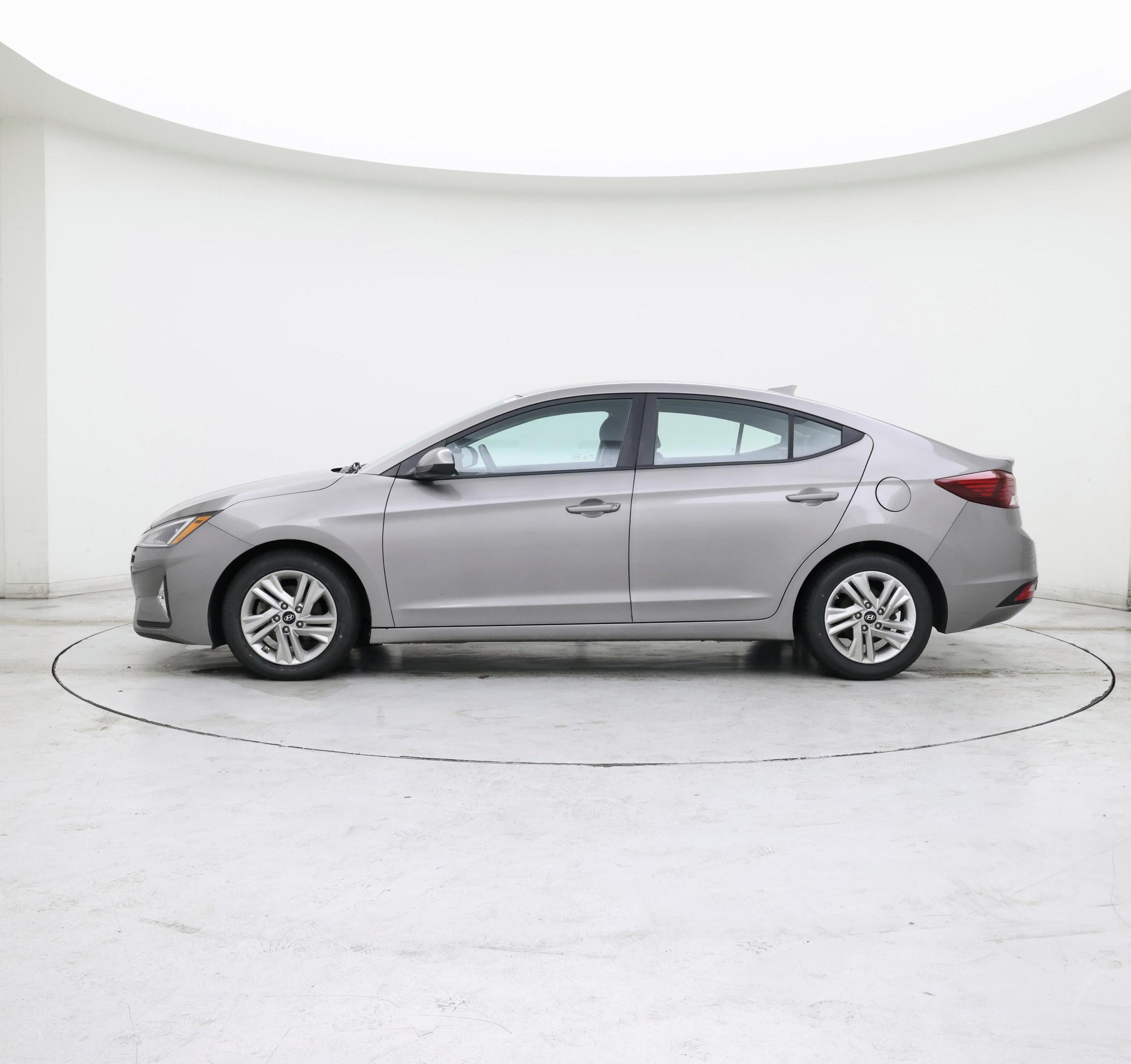 Thumbnail: 2020 Hyundai Elantra - 3