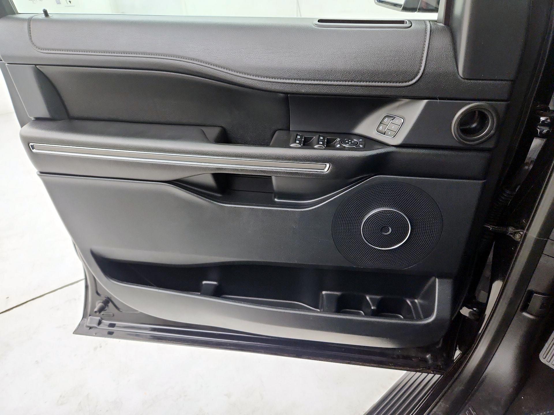 Thumbnail: 2020 Ford Expedition - 12