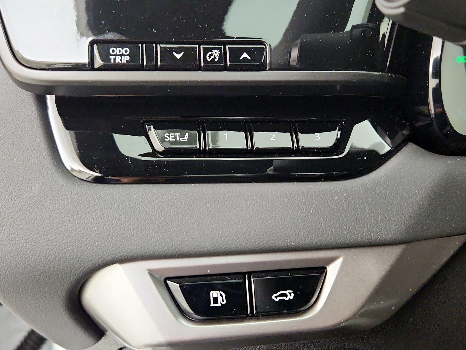 Thumbnail: 2025 Lexus RX - 13