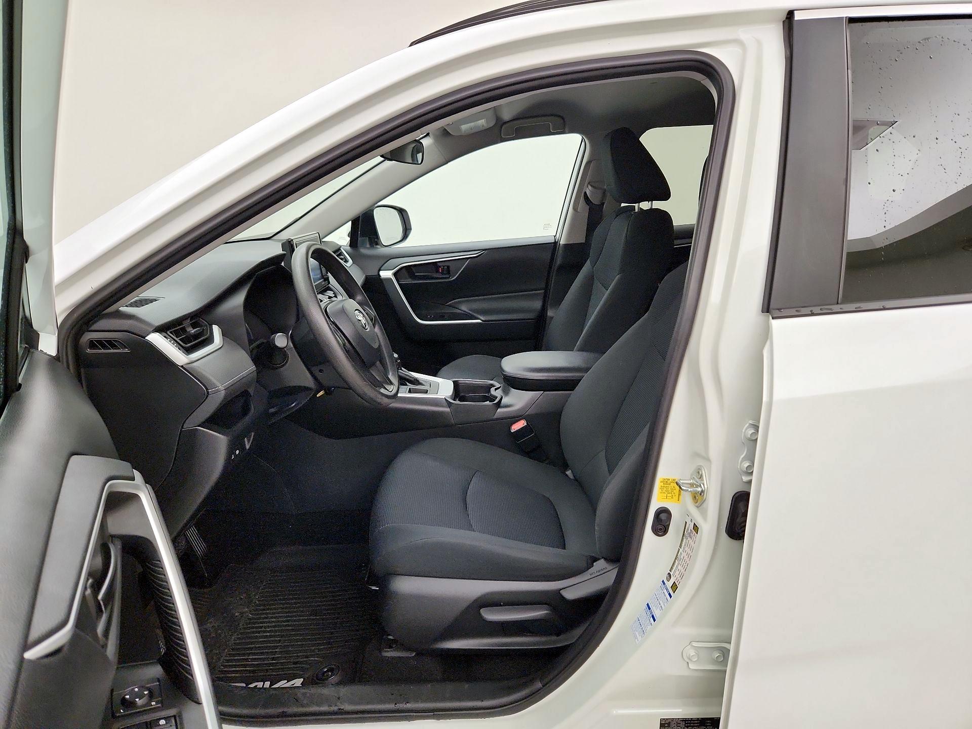Thumbnail: 2021 Toyota RAV4 - 11