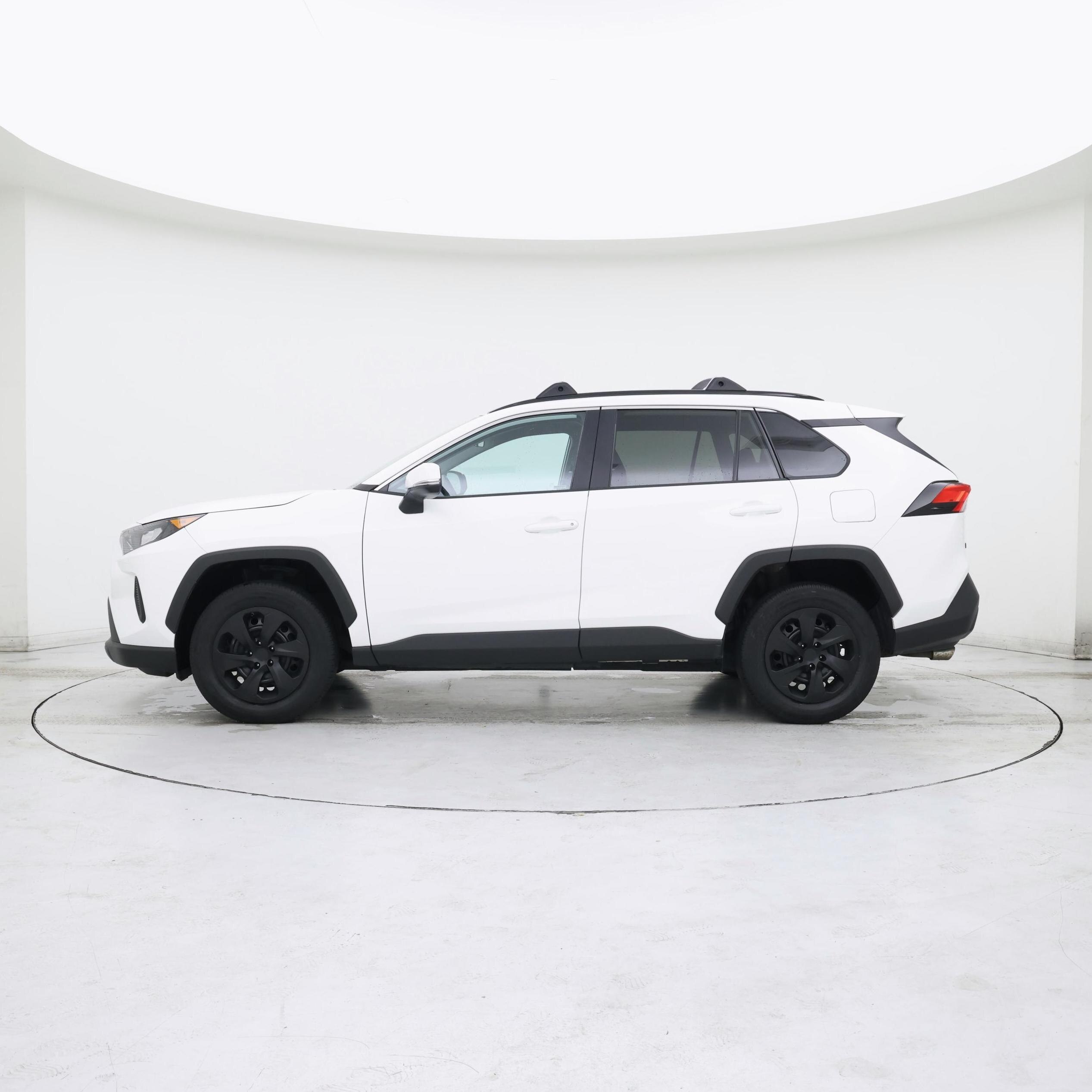 Thumbnail: 2021 Toyota RAV4 - 3