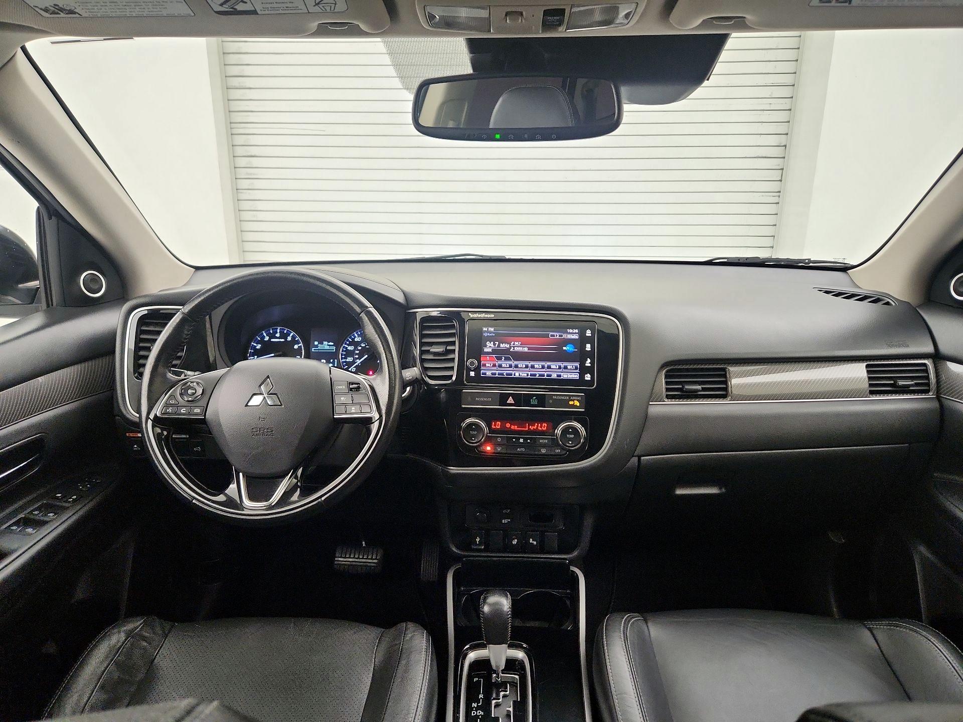 Thumbnail: 2019 Mitsubishi Outlander - 9