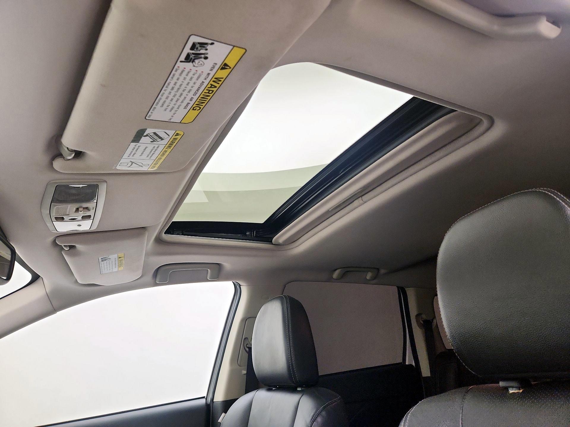 Thumbnail: 2019 Mitsubishi Outlander - 18