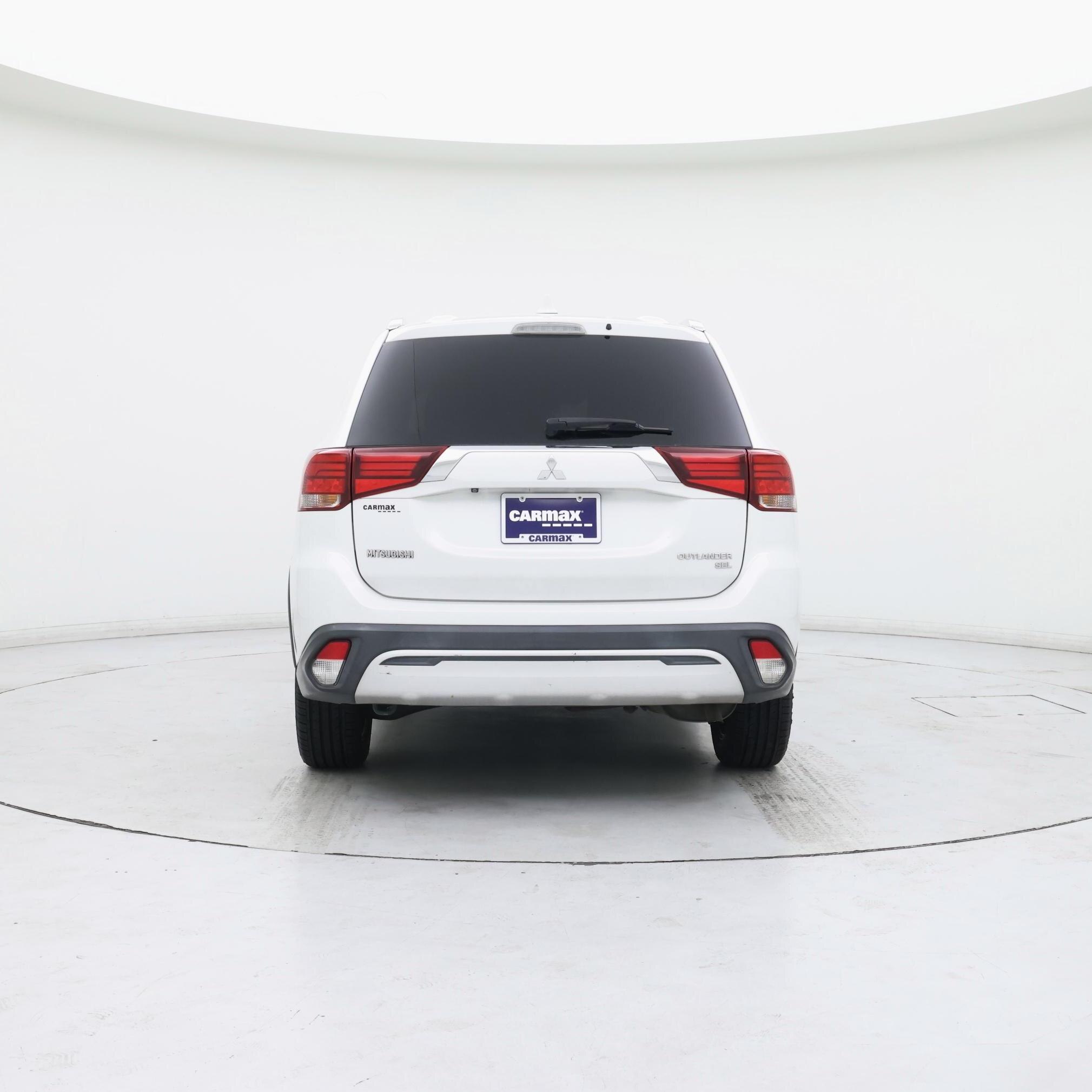 Thumbnail: 2019 Mitsubishi Outlander - 6