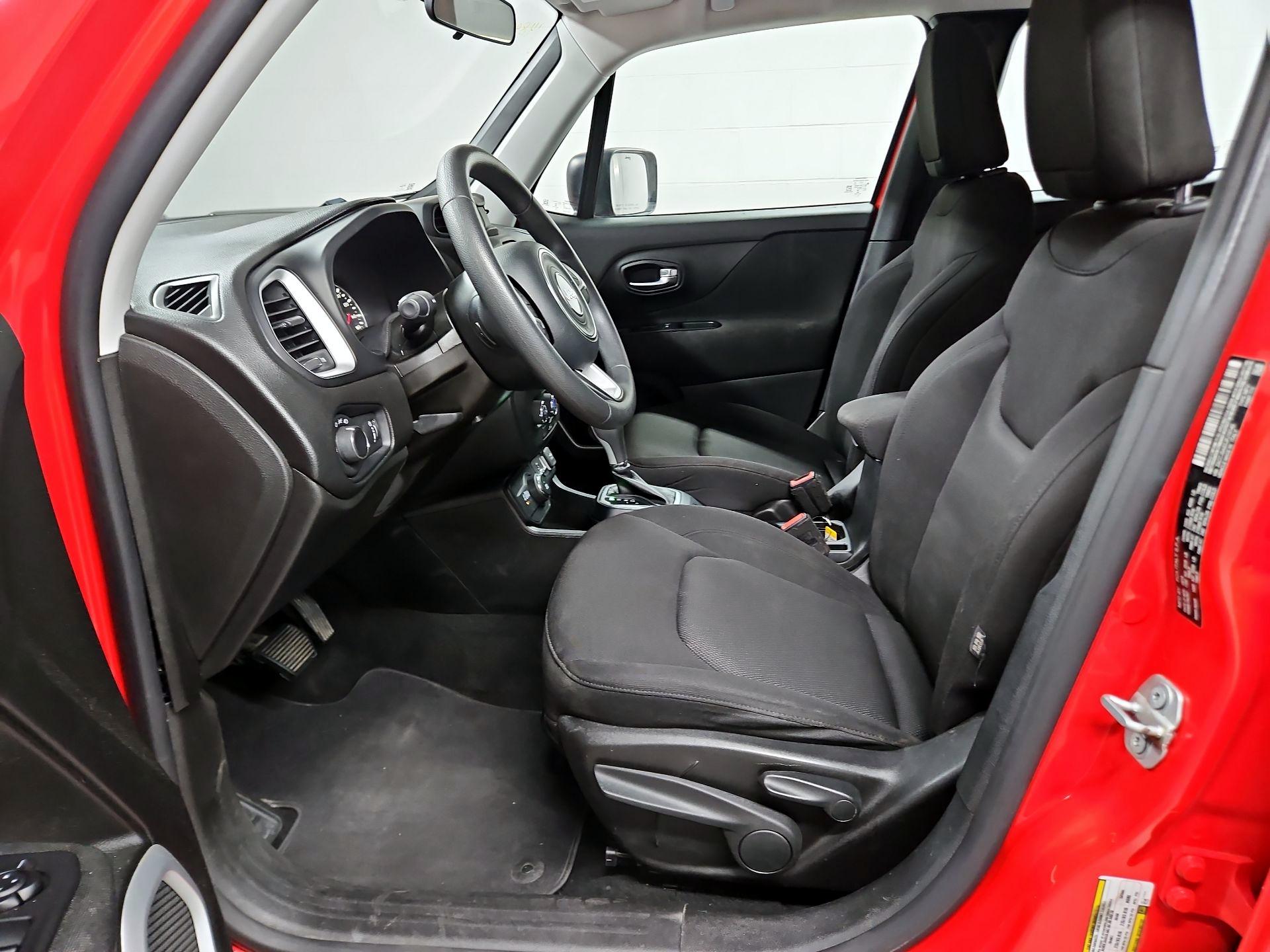 Thumbnail: 2018 Jeep Renegade - 11