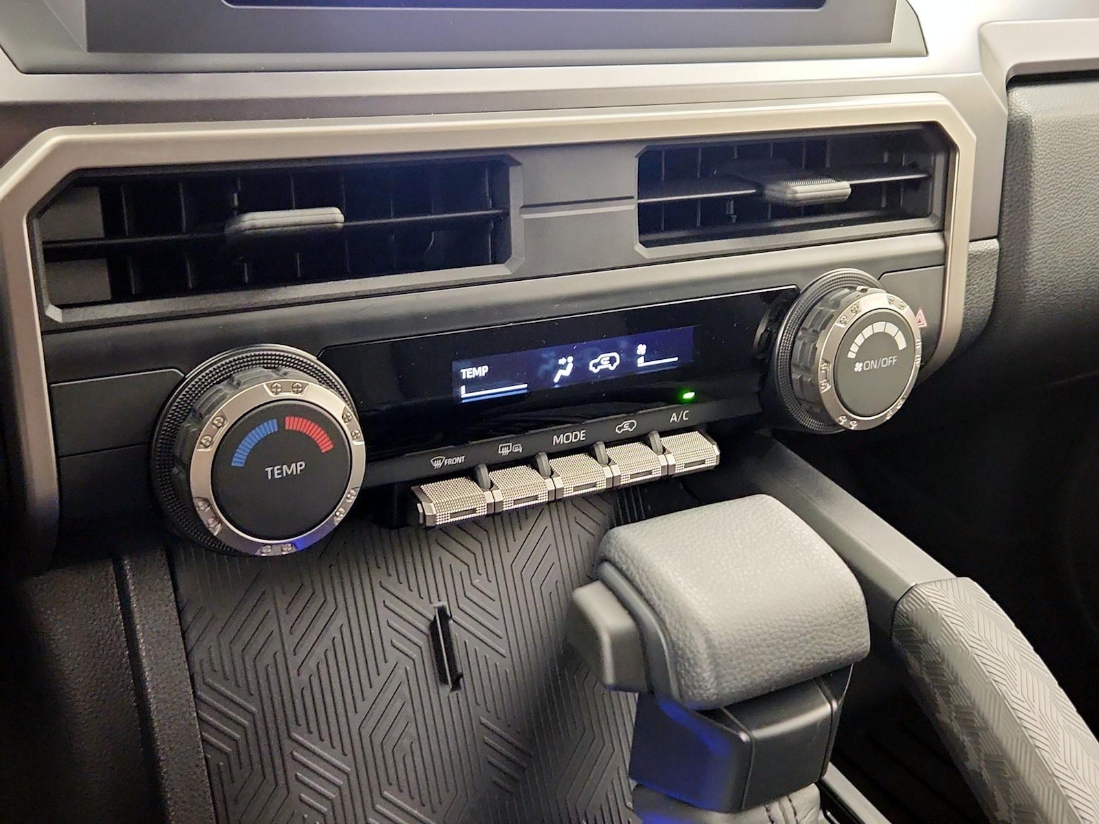 2026 Toyota 4Runner SR5 - Photo 17