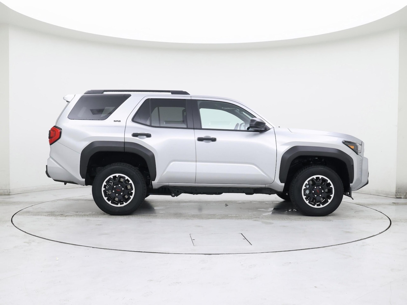 2026 Toyota 4Runner SR5 - Photo 8