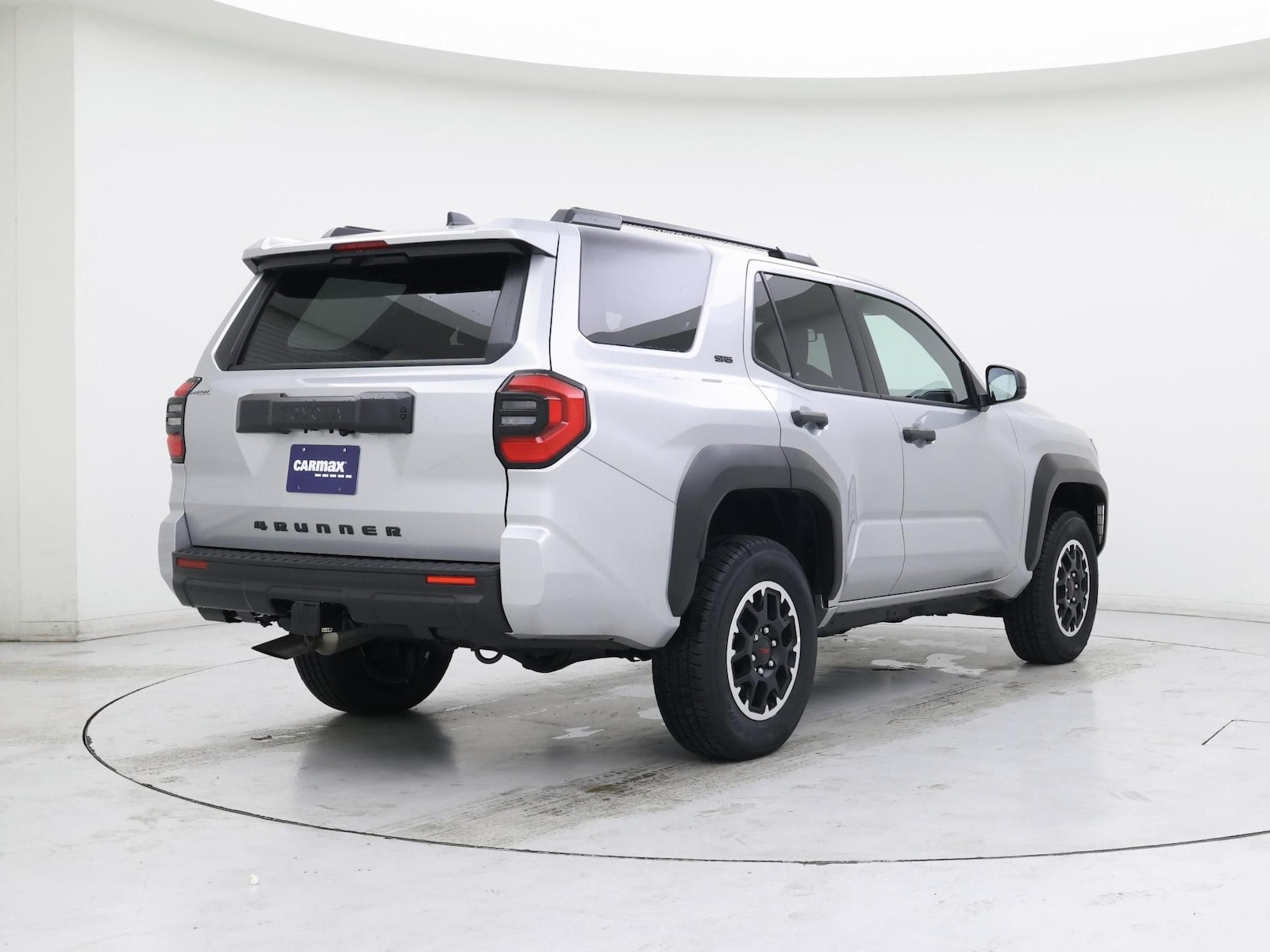 2026 Toyota 4Runner SR5 - Photo 9