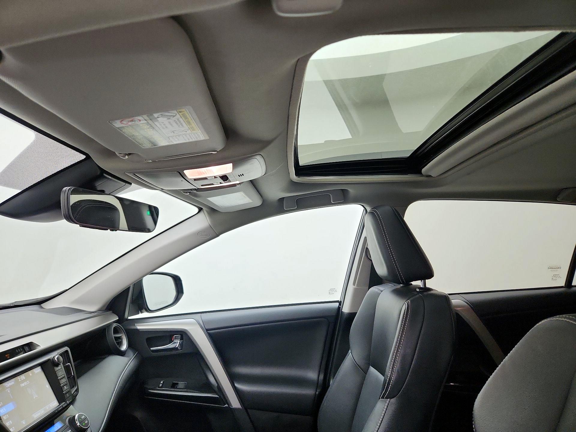 Thumbnail: 2017 Toyota RAV4 - 19