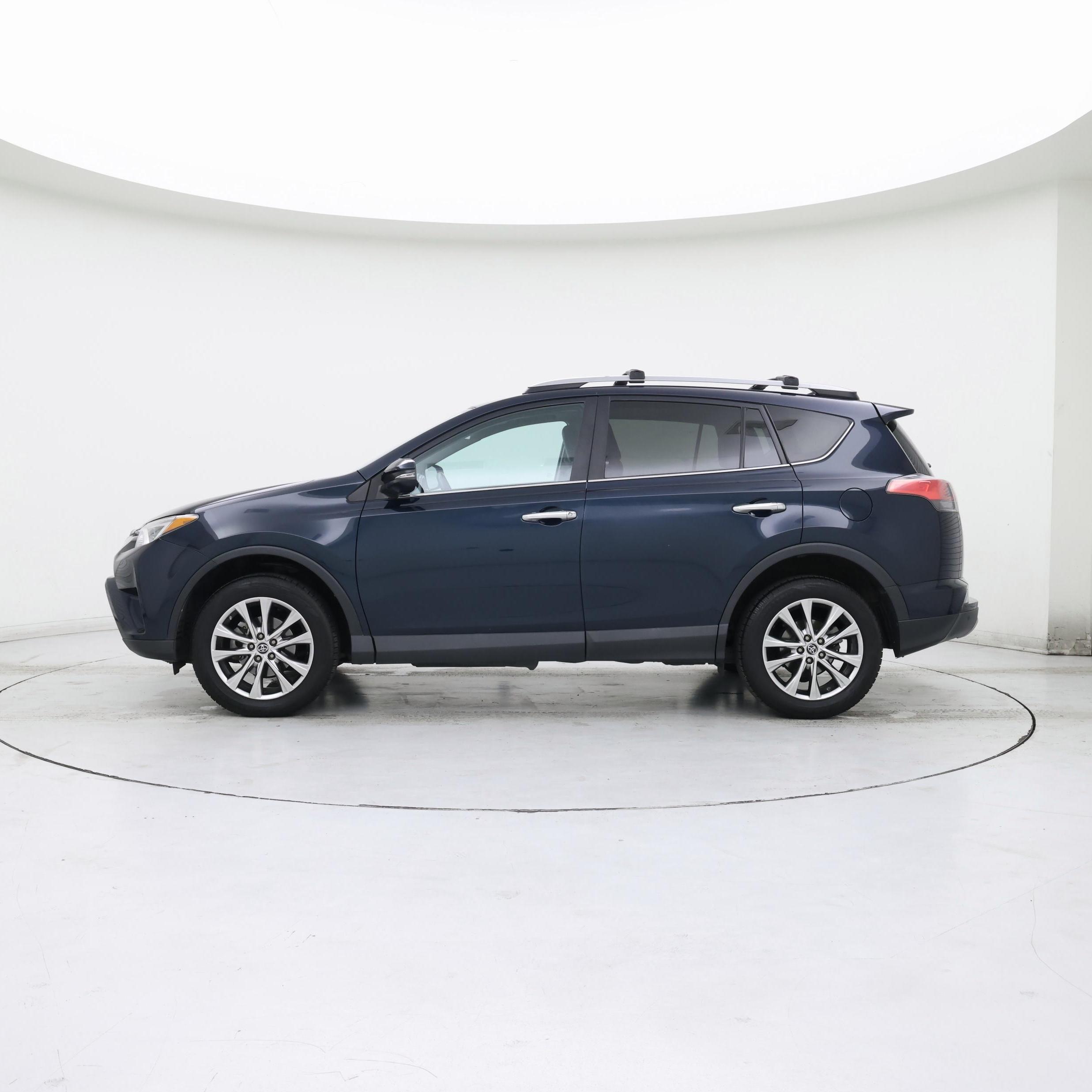 Thumbnail: 2017 Toyota RAV4 - 3