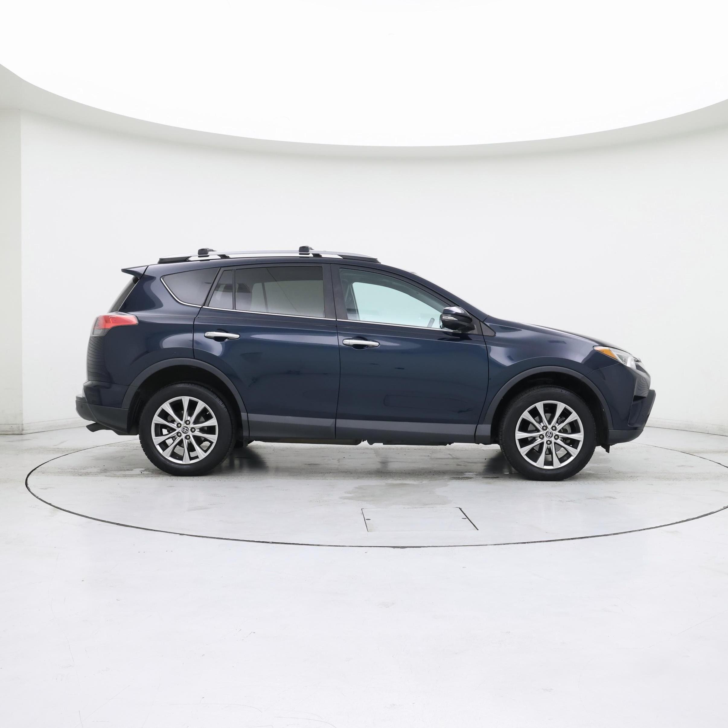 Thumbnail: 2017 Toyota RAV4 - 7