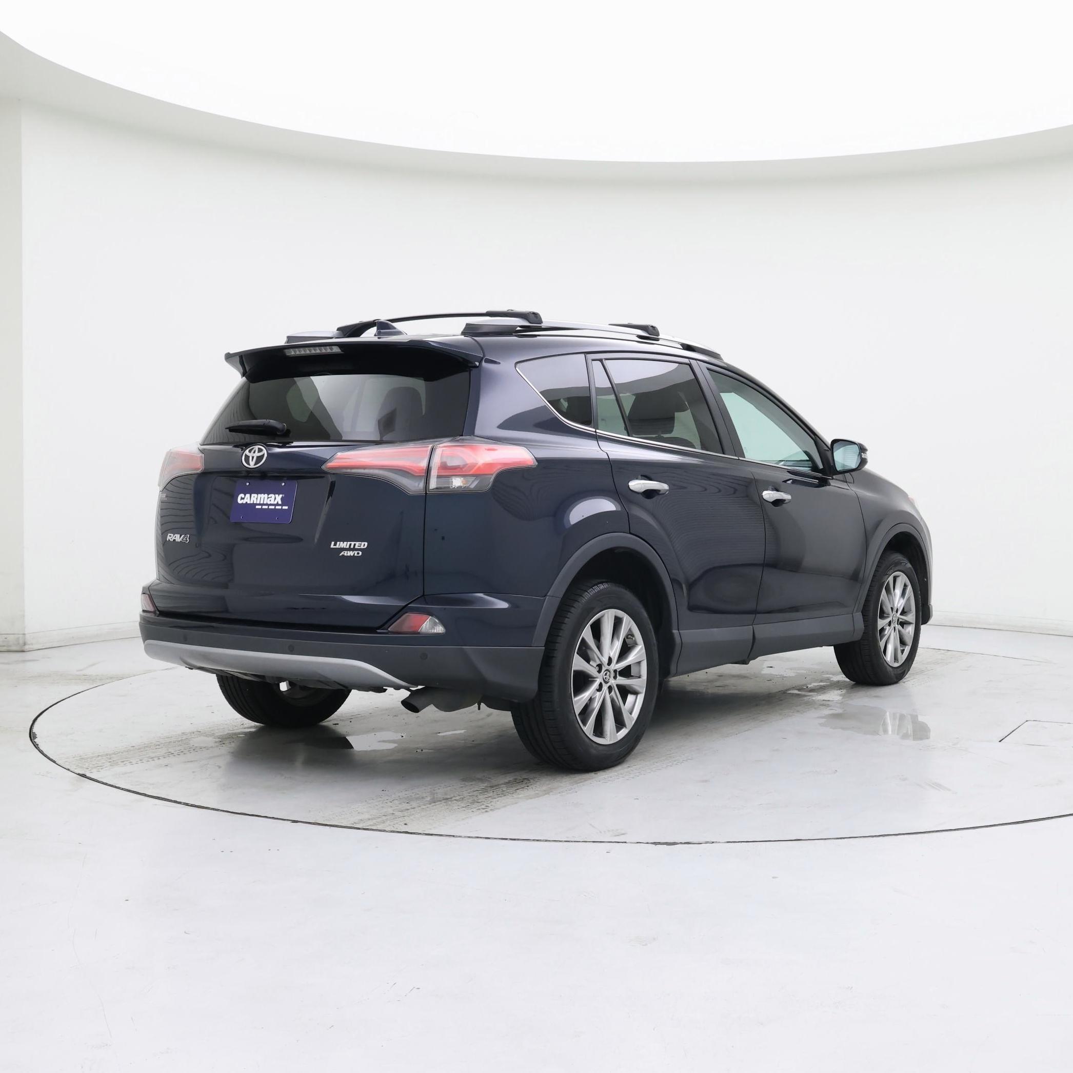Thumbnail: 2017 Toyota RAV4 - 8