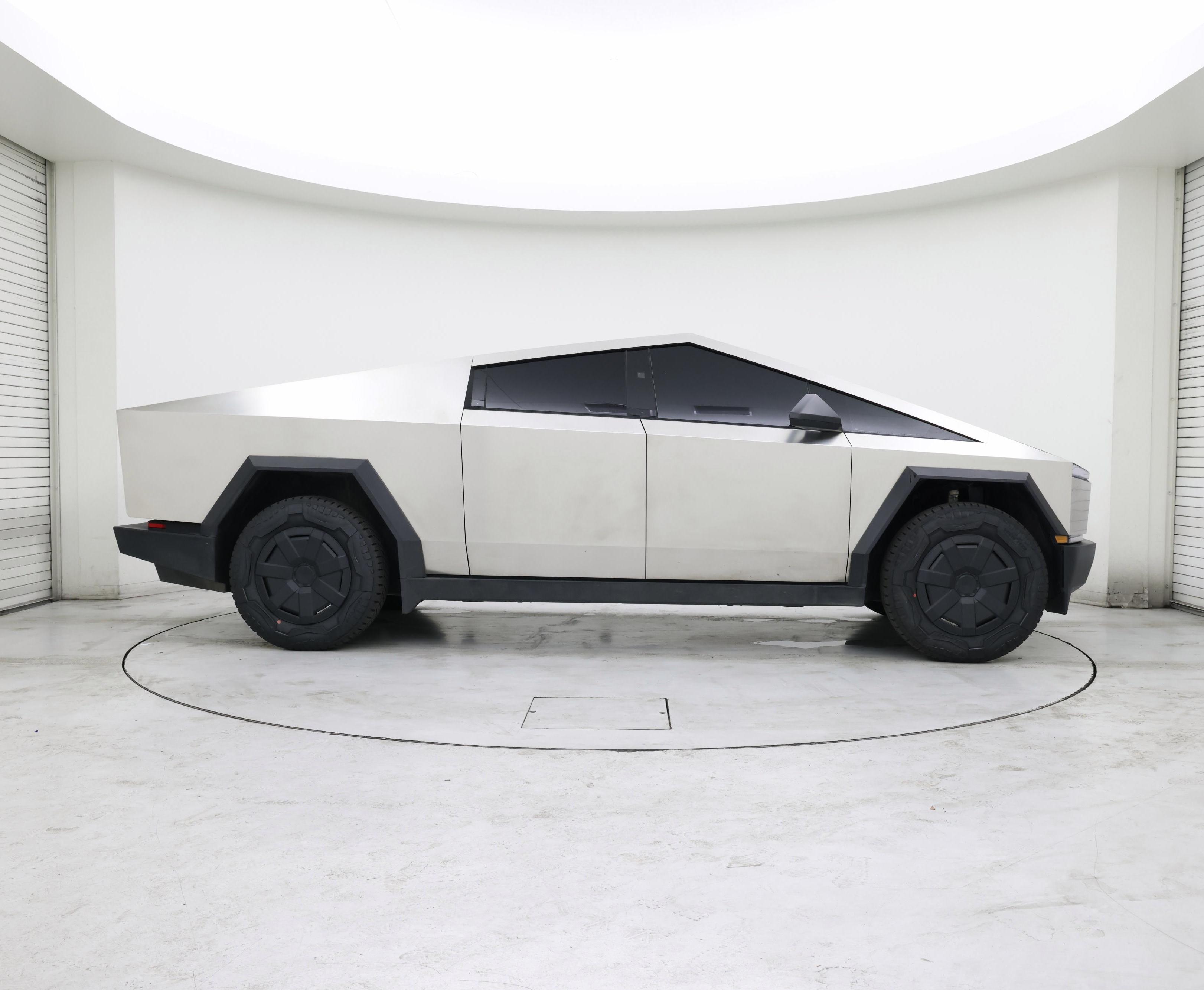 Thumbnail: 2025 Tesla Cybertruck - 7