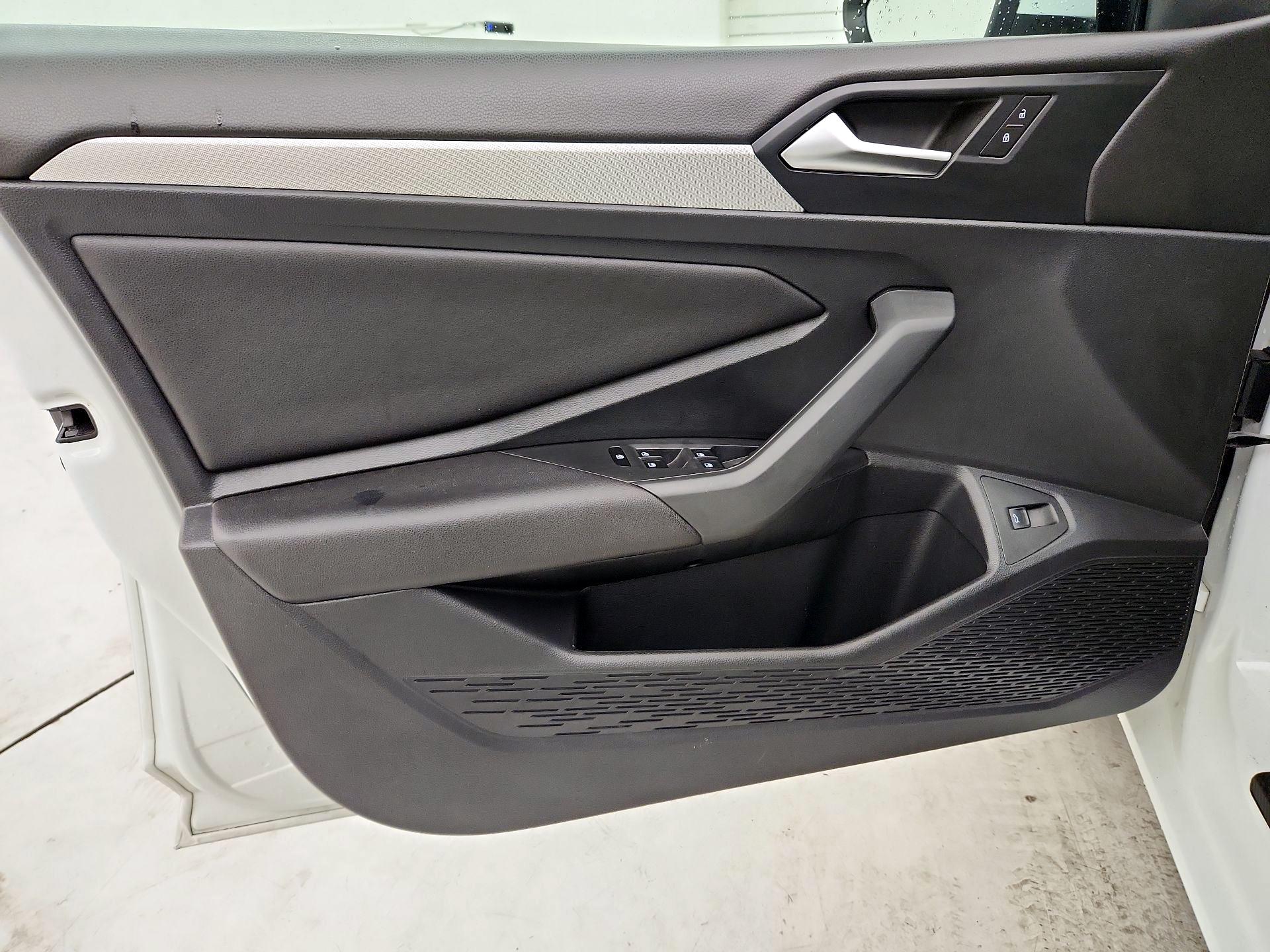 Thumbnail: 2019 Volkswagen Jetta - 12