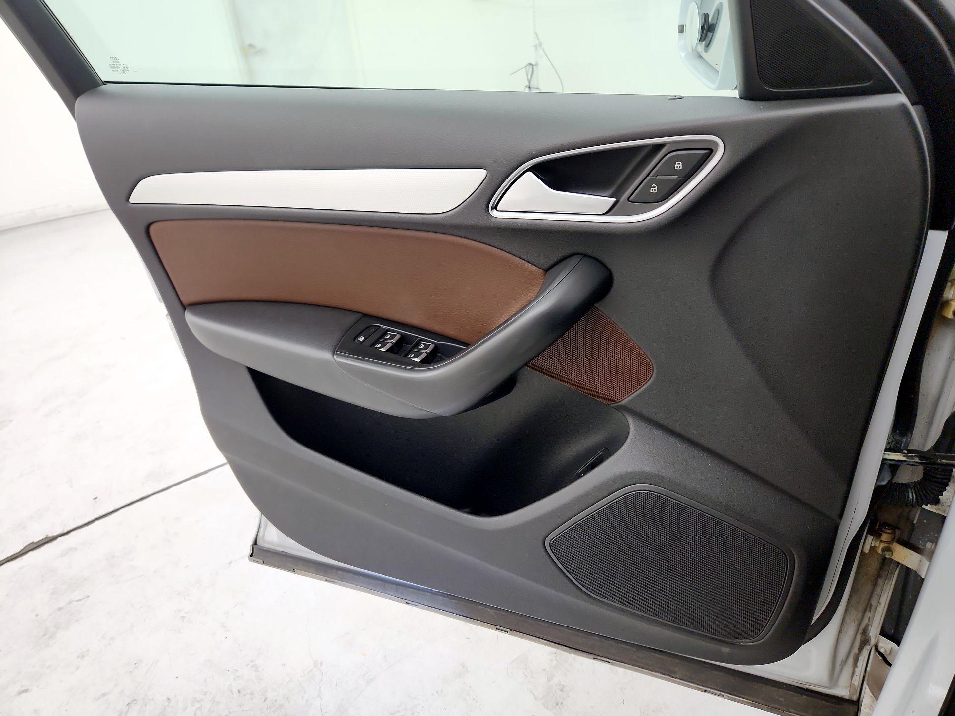 Thumbnail: 2015 Audi Q3 - 12