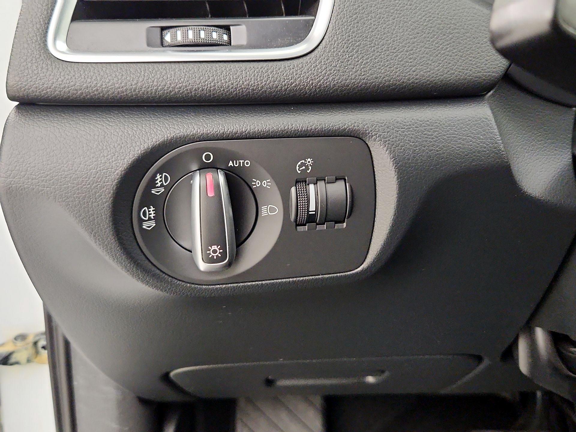 Thumbnail: 2015 Audi Q3 - 13