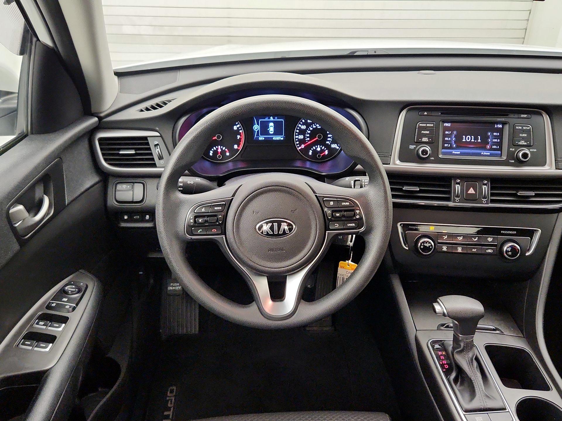 Thumbnail: 2016 Kia Optima - 10