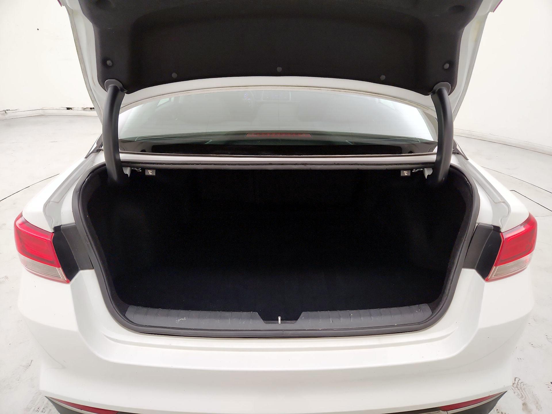 Thumbnail: 2016 Kia Optima - 20