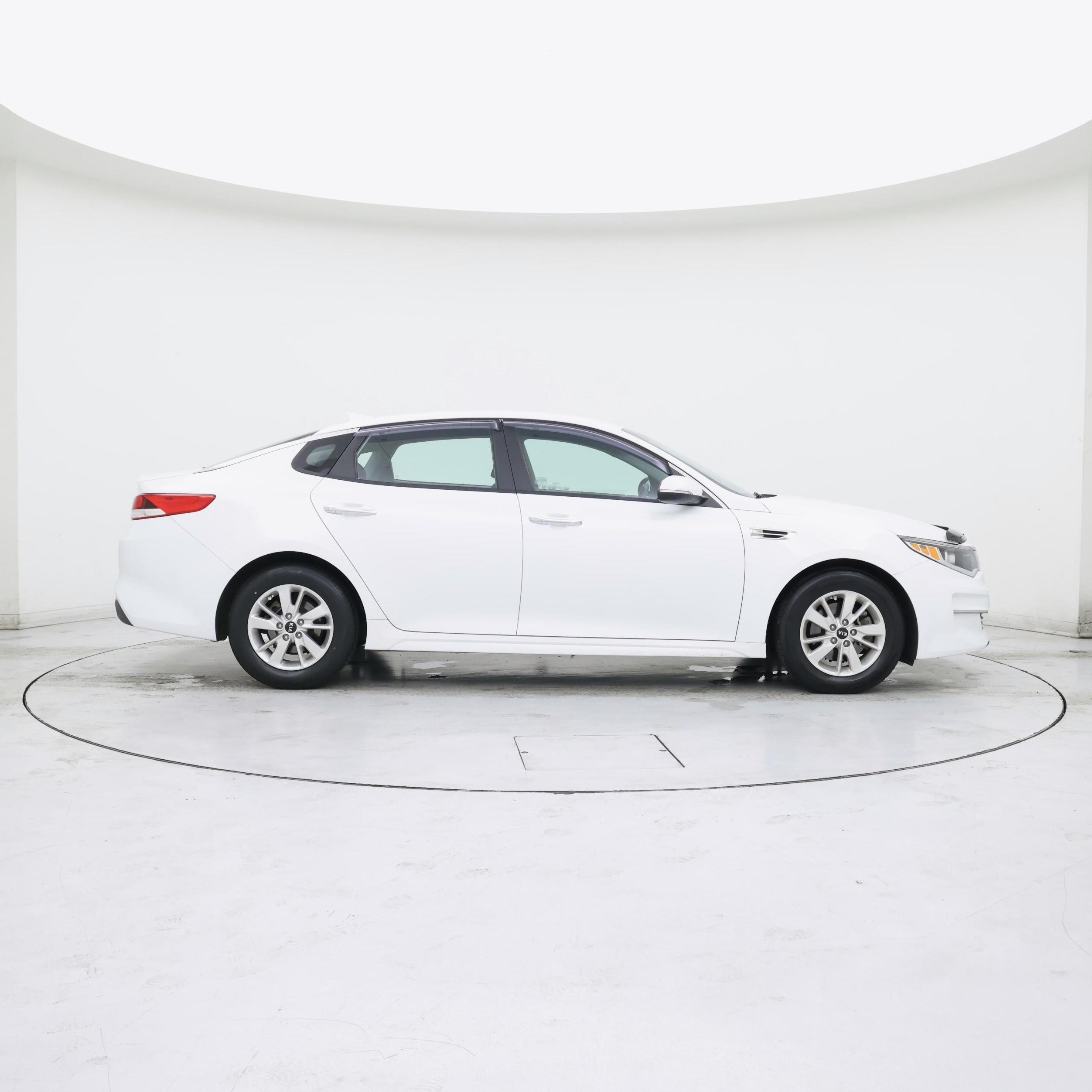 Thumbnail: 2016 Kia Optima - 7