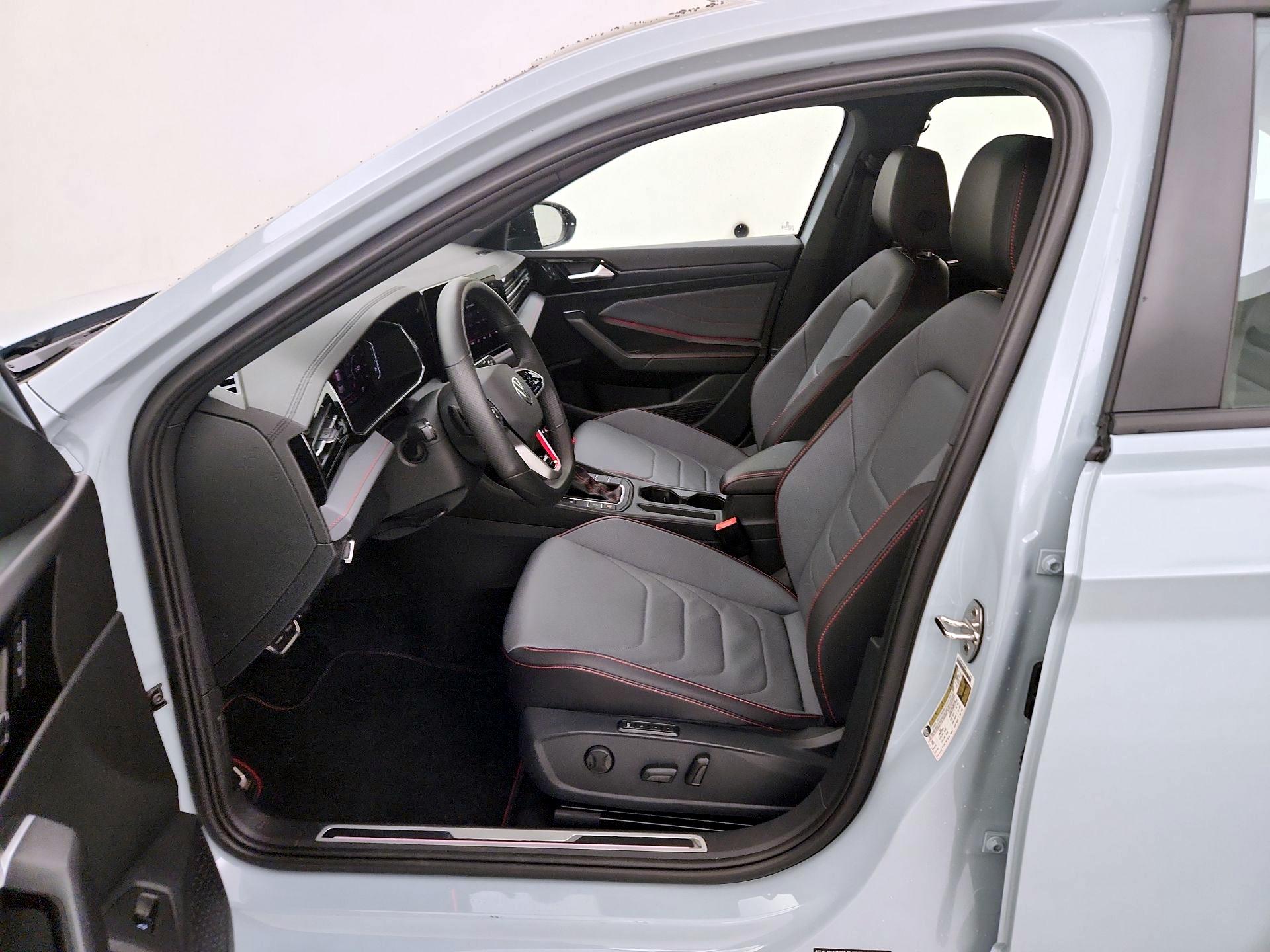 Thumbnail: 2025 Volkswagen Jetta - 11