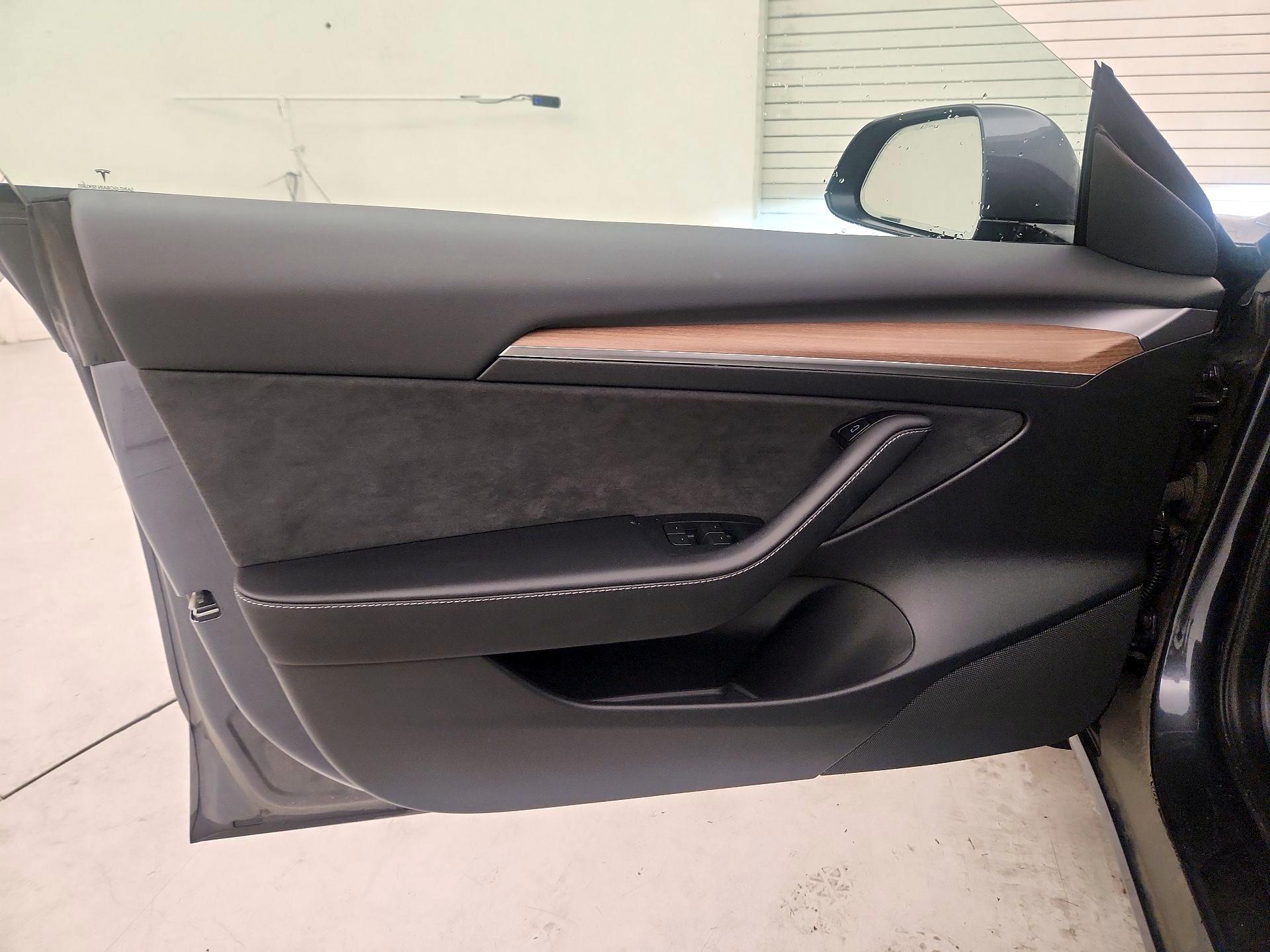 Thumbnail: 2023 Tesla Model 3 - 12