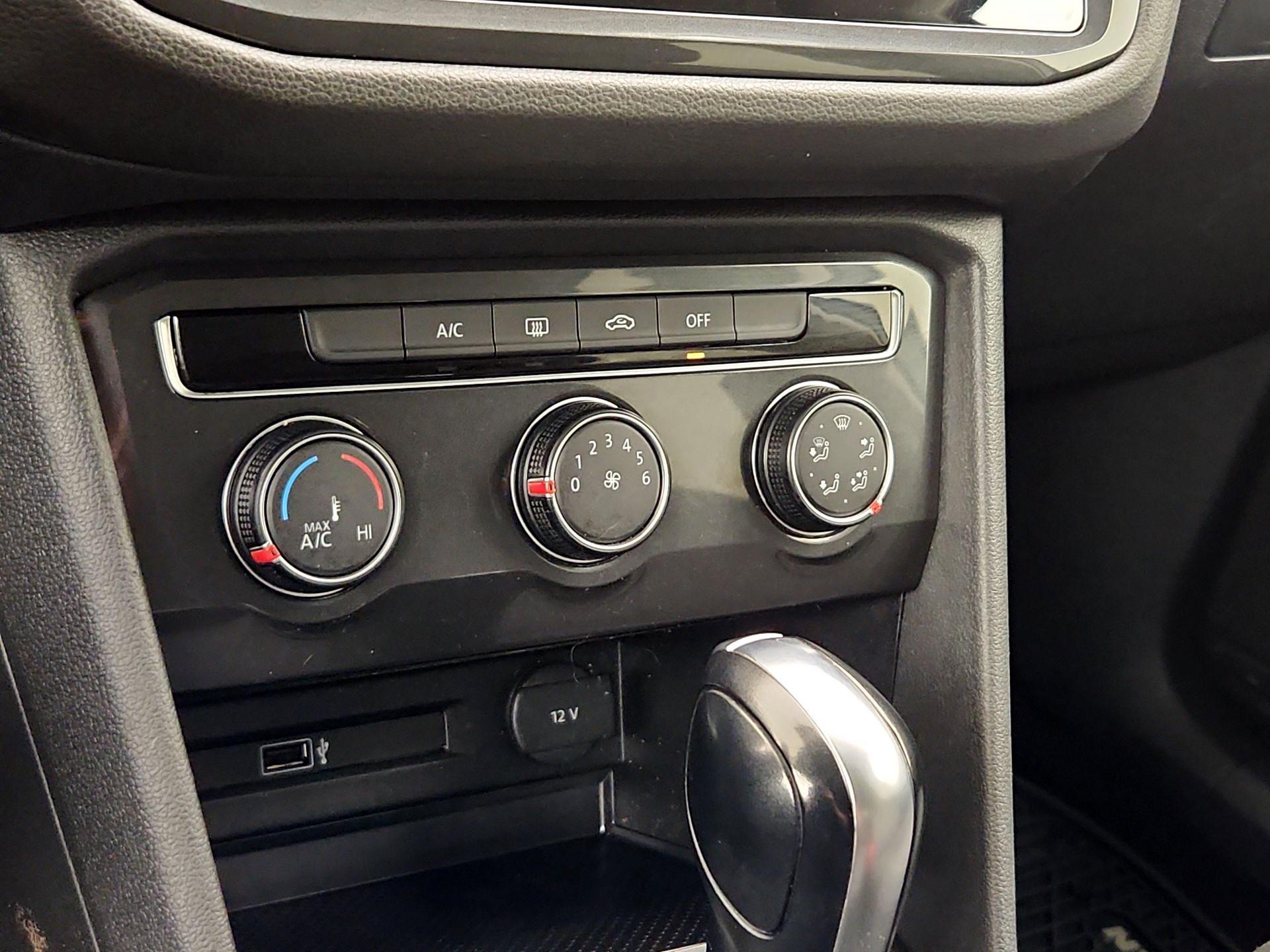 Thumbnail: 2019 Volkswagen Tiguan - 16