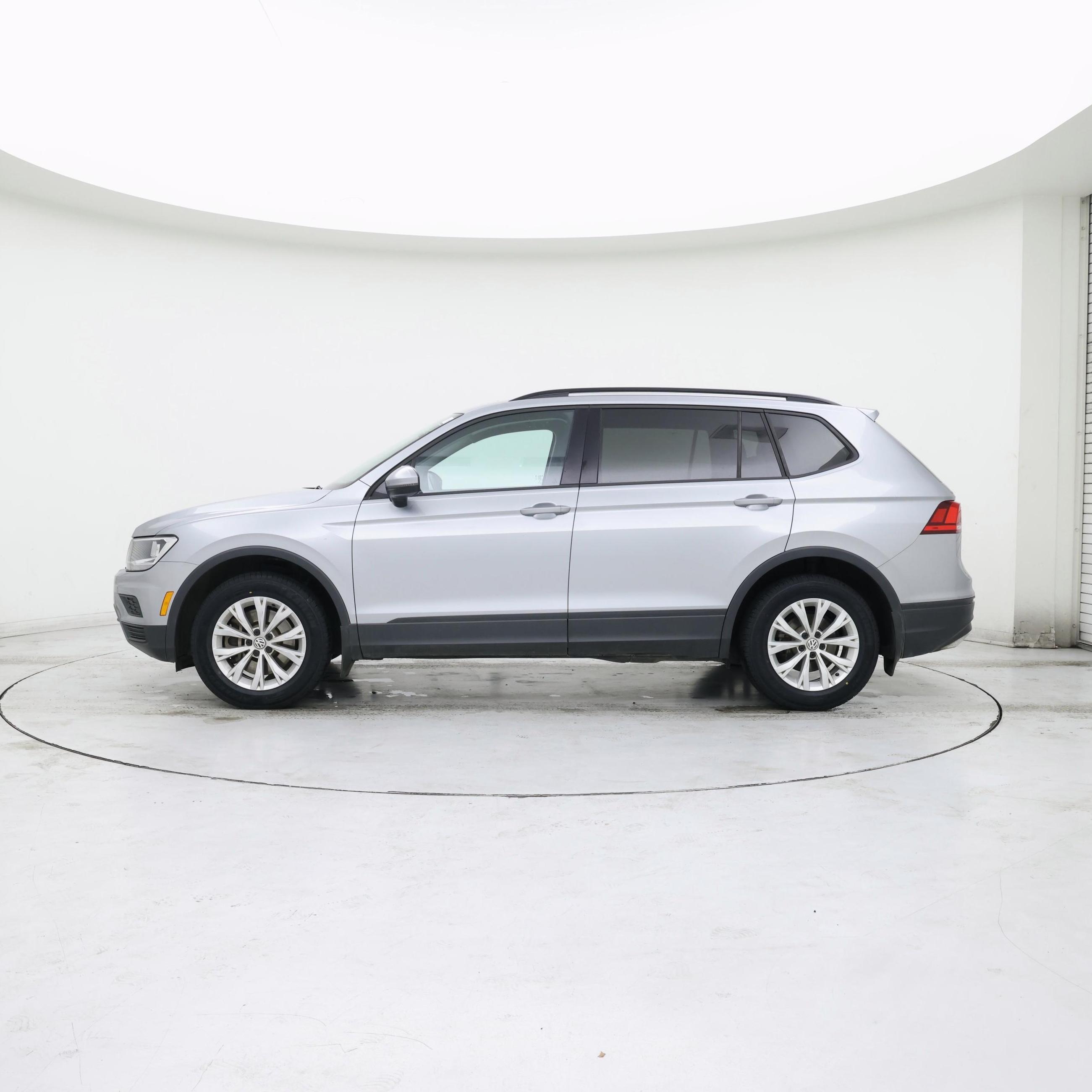 Thumbnail: 2019 Volkswagen Tiguan - 3