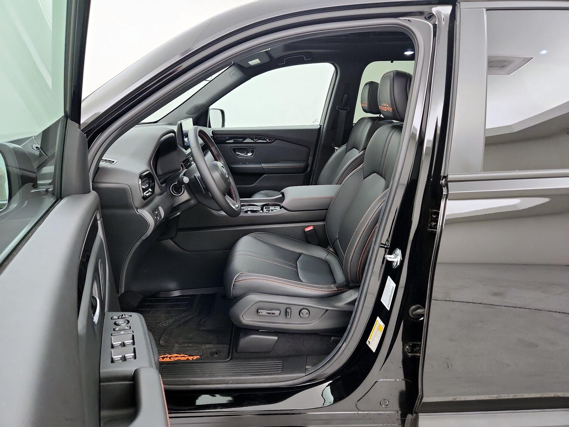 Thumbnail: 2025 Honda Pilot - 11