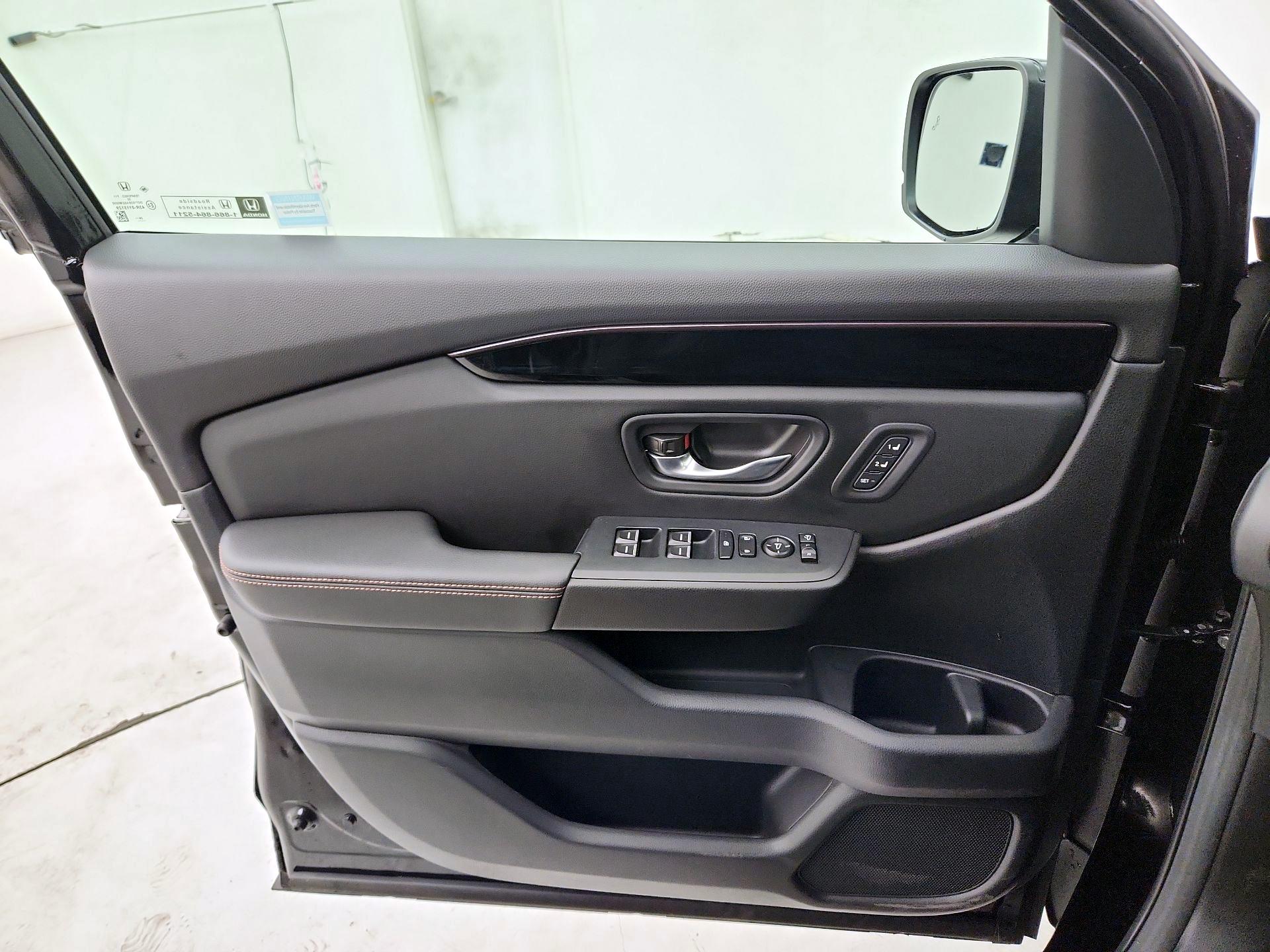 Thumbnail: 2025 Honda Pilot - 12