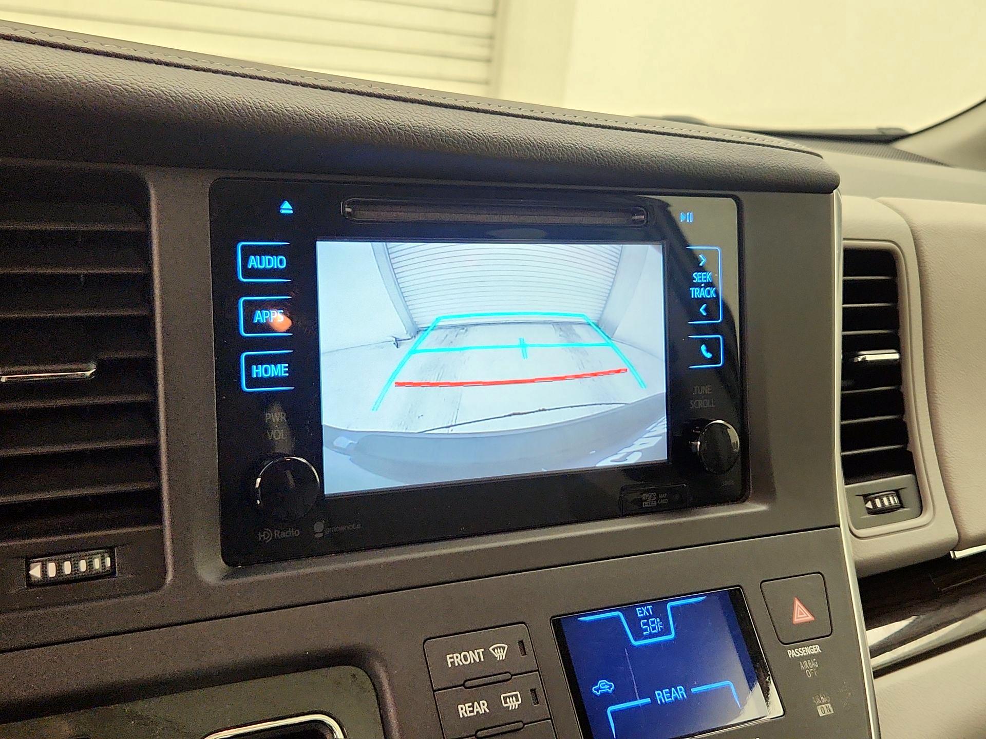 Thumbnail: 2015 Toyota Sienna - 15
