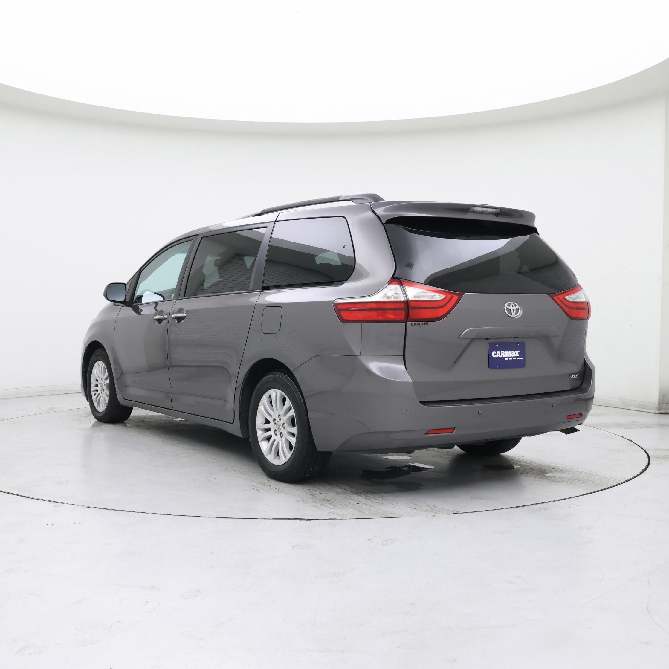 Thumbnail: 2015 Toyota Sienna - 2