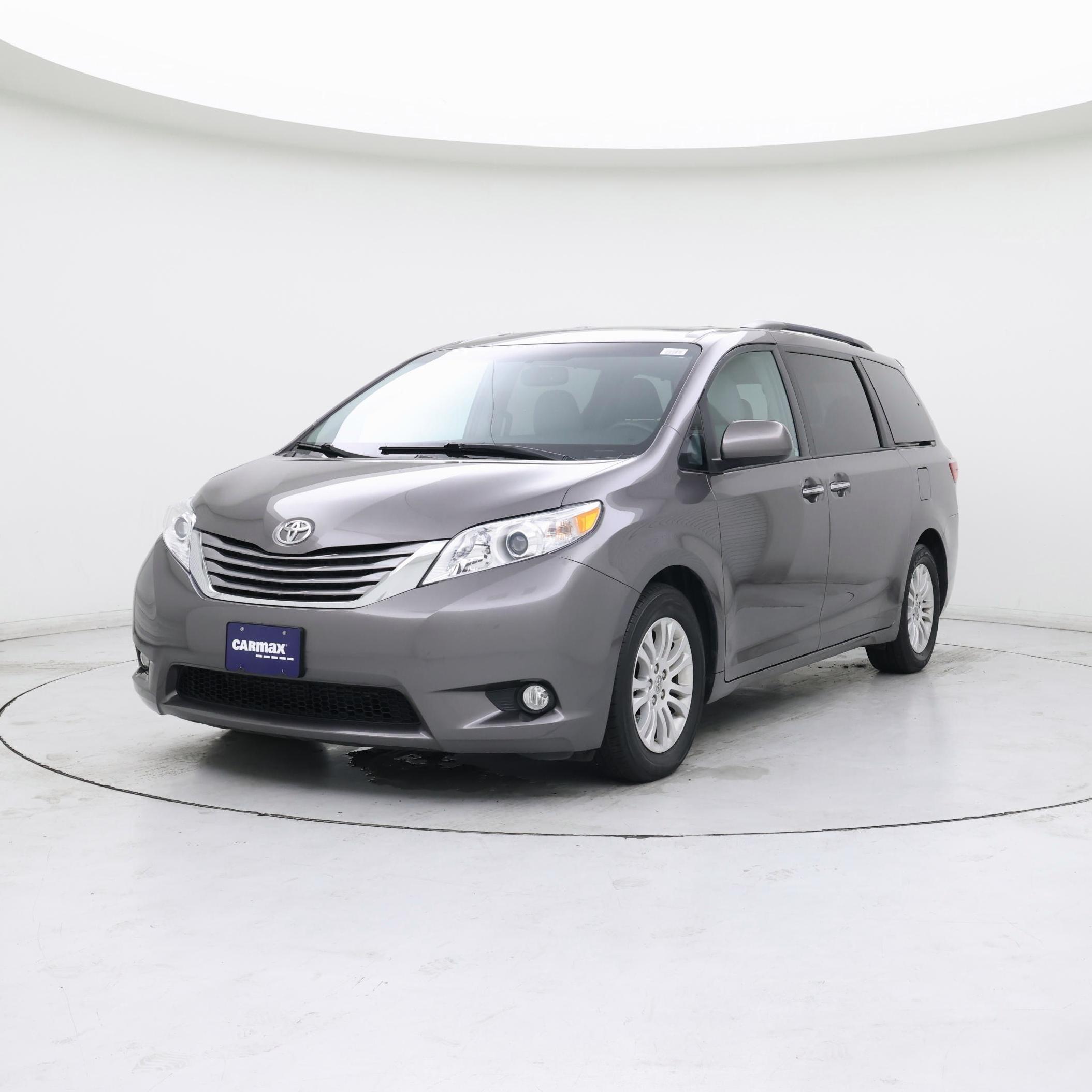 Thumbnail: 2015 Toyota Sienna - 4