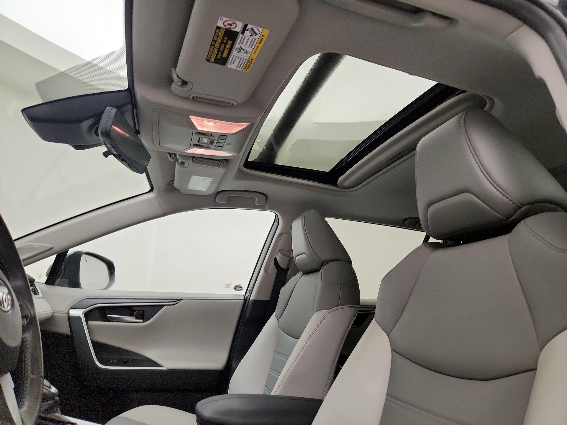 Thumbnail: 2020 Toyota RAV4 - 20